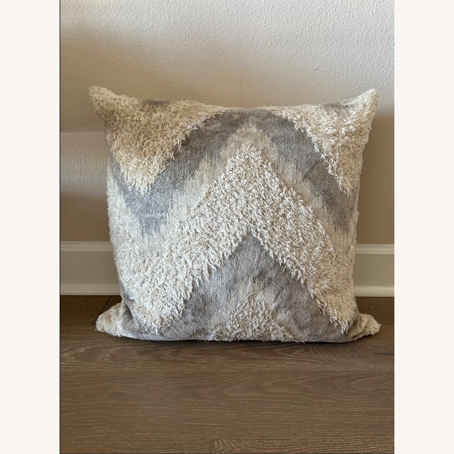 Z Gallerie Set of 3 Modern Throw Pillows - image-4