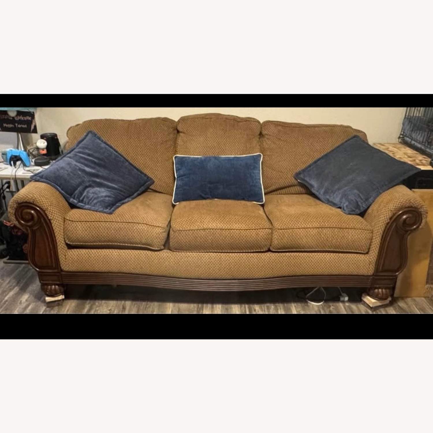 3 Seater Couch - image-1