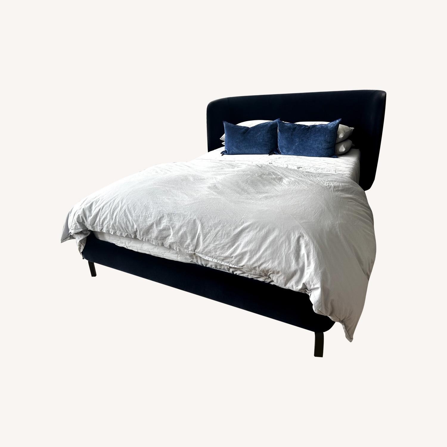 Ligne Roset Desdemone Queen Bed - image-1