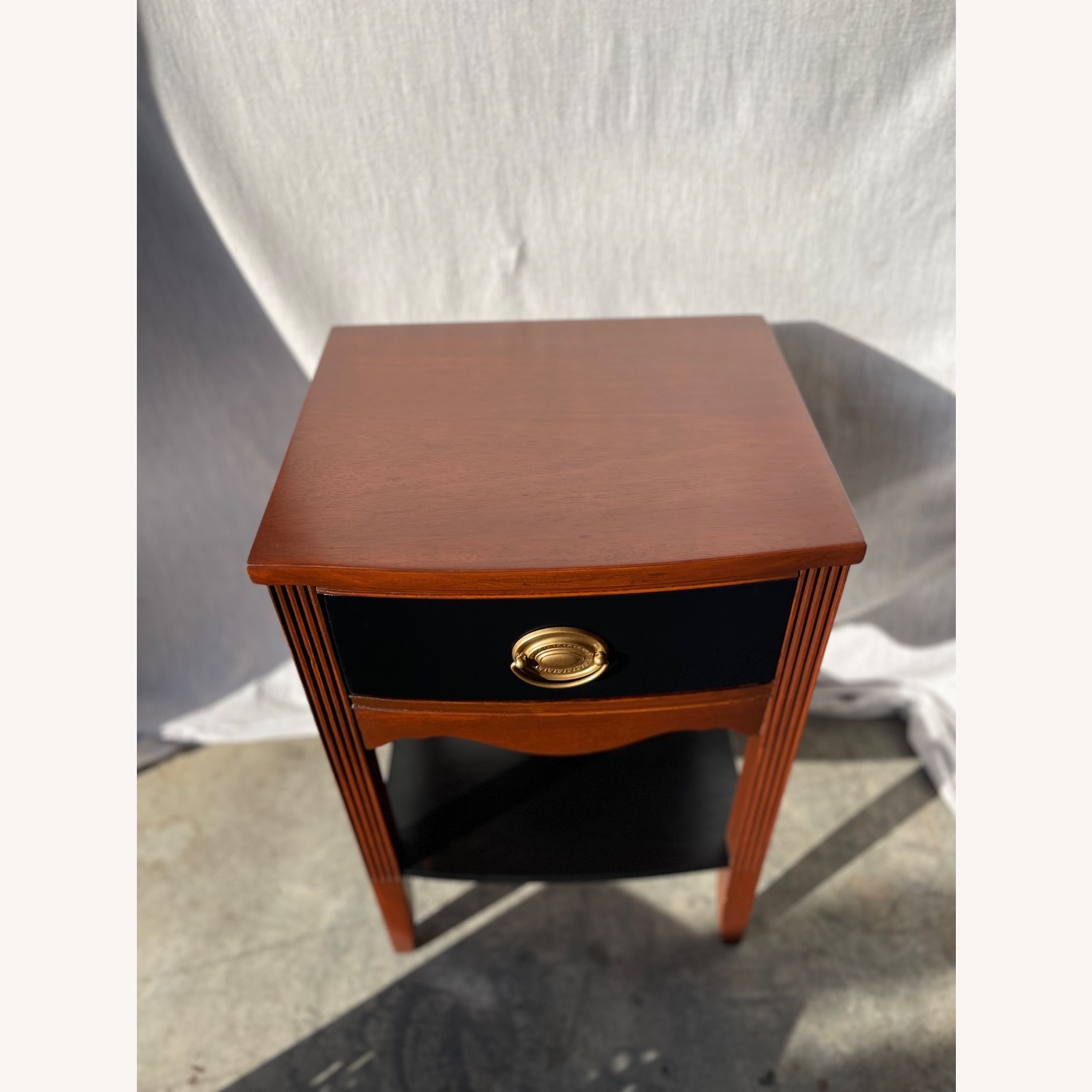 Mid-Century Hepplewhite Federal Style Nightstands  - image-12