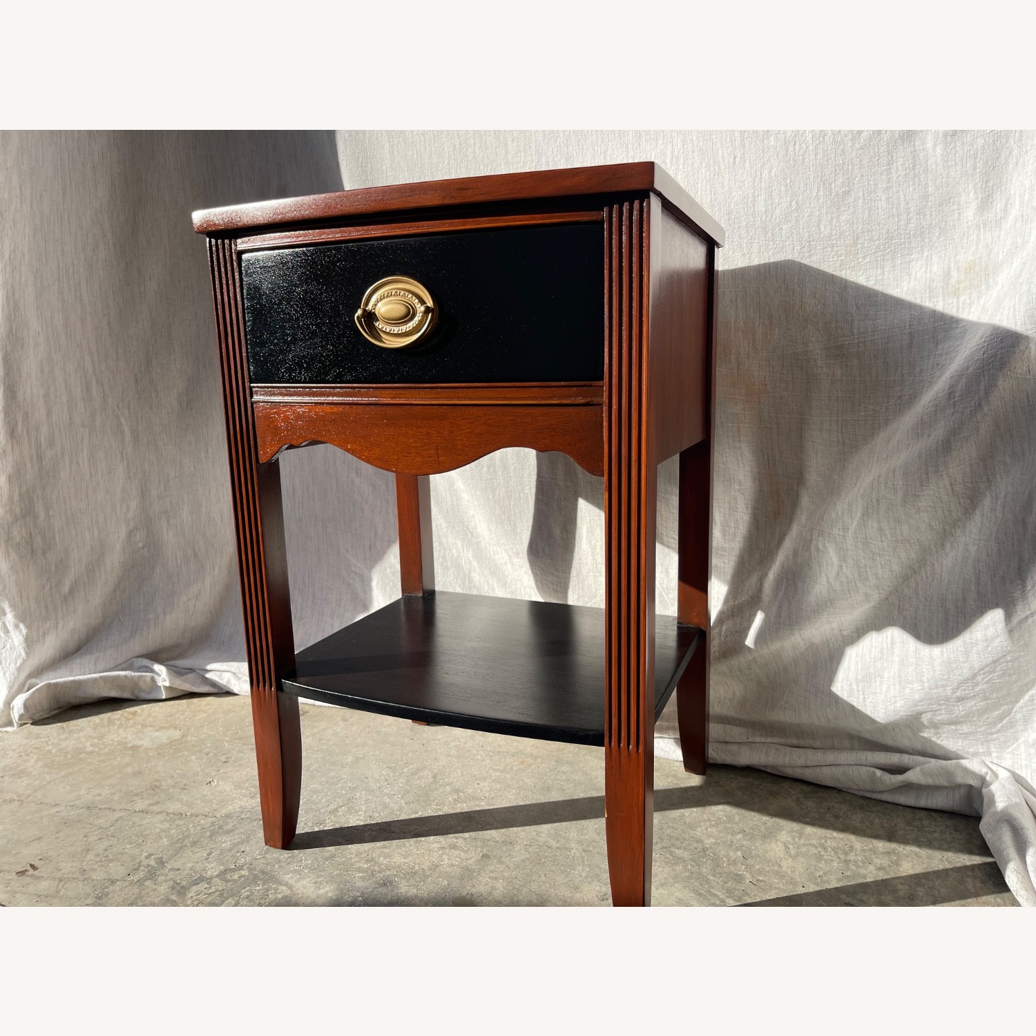 Mid-Century Hepplewhite Federal Style Nightstands  - image-13