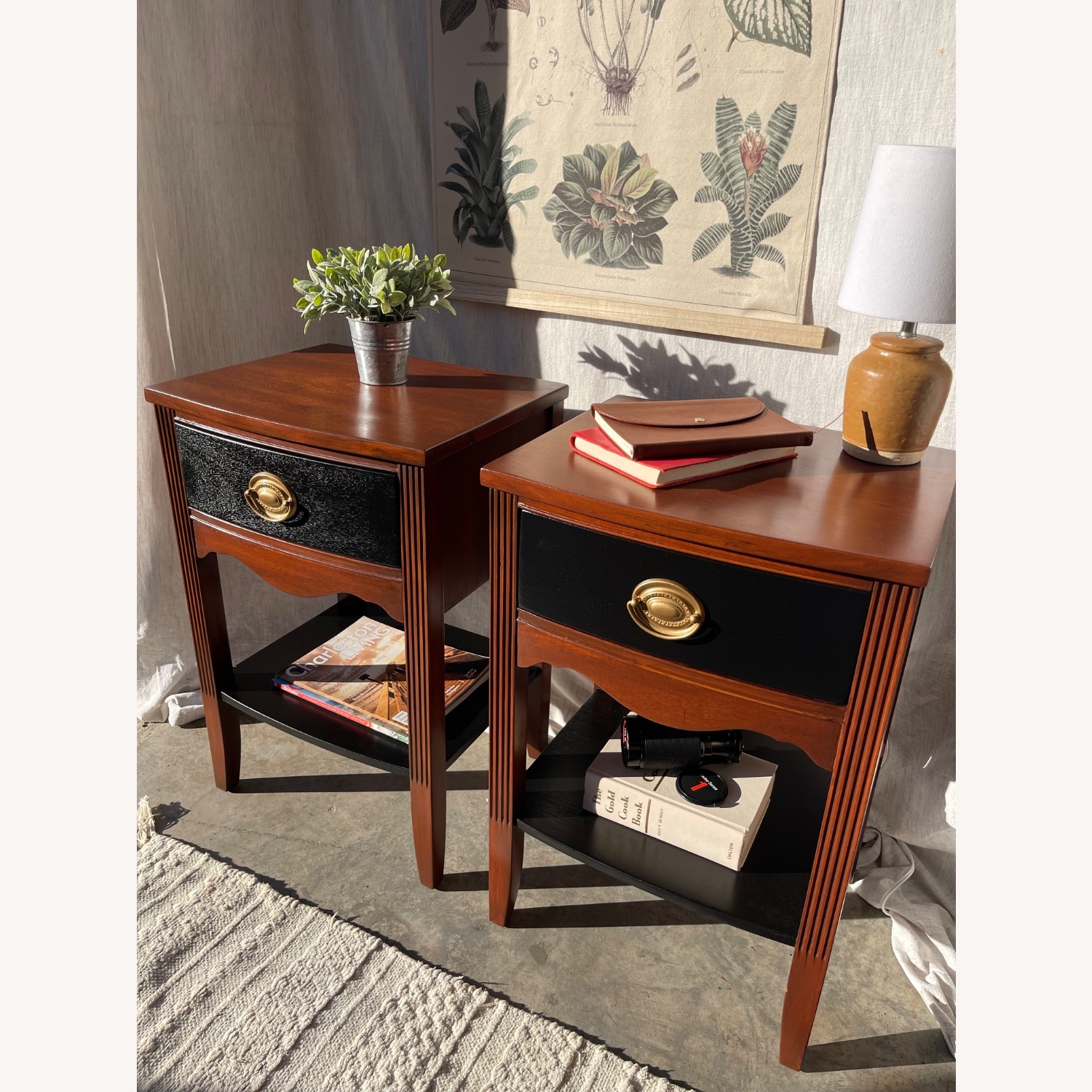 Mid-Century Hepplewhite Federal Style Nightstands  - image-8