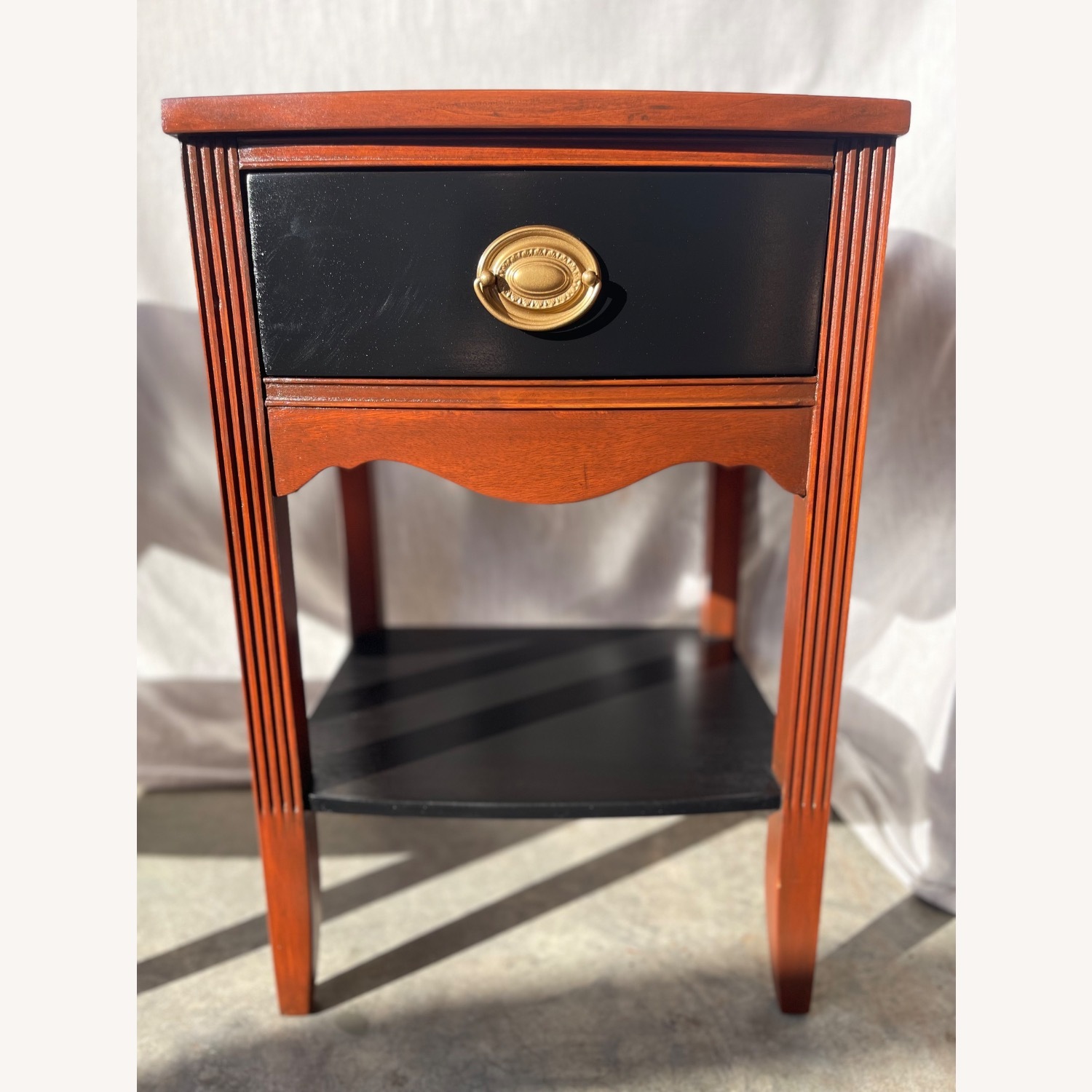 Mid-Century Hepplewhite Federal Style Nightstands  - image-15