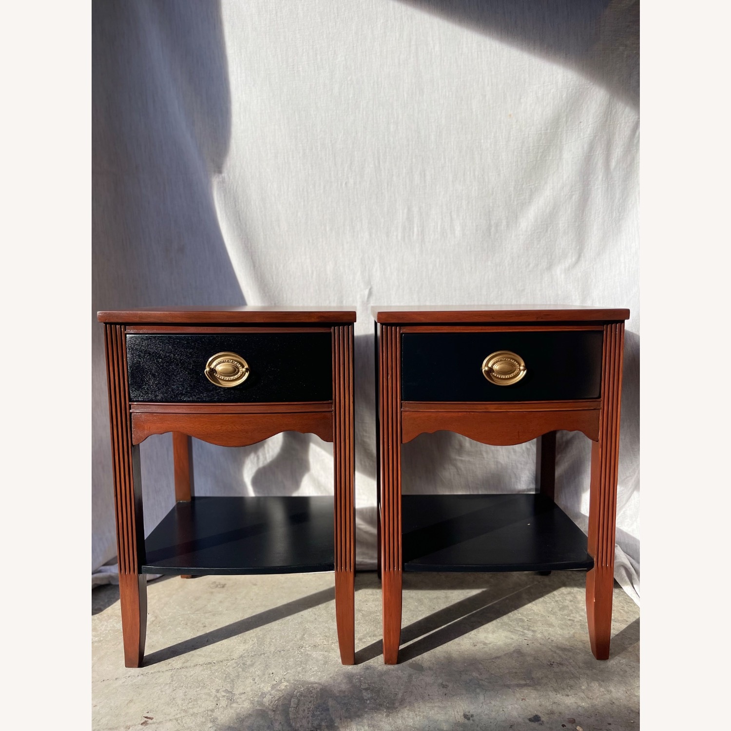 Mid-Century Hepplewhite Federal Style Nightstands  - image-17