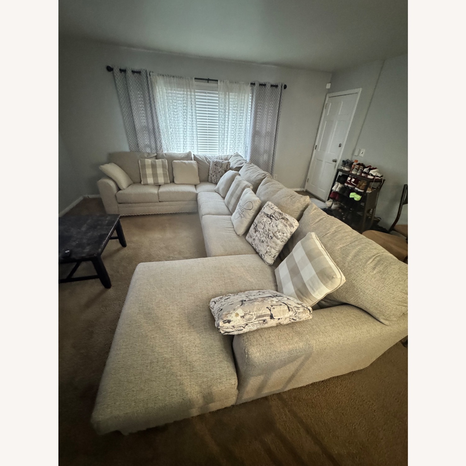 Bob's Cottage Chic 4 Piece Sectional W Bed - image-2