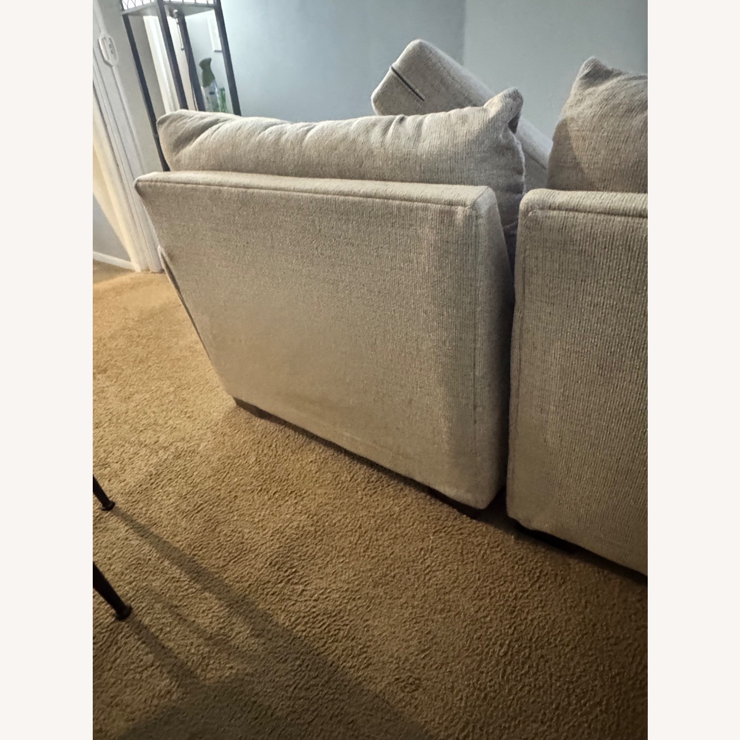 Bob's Cottage Chic 4 Piece Sectional W Bed - image-5