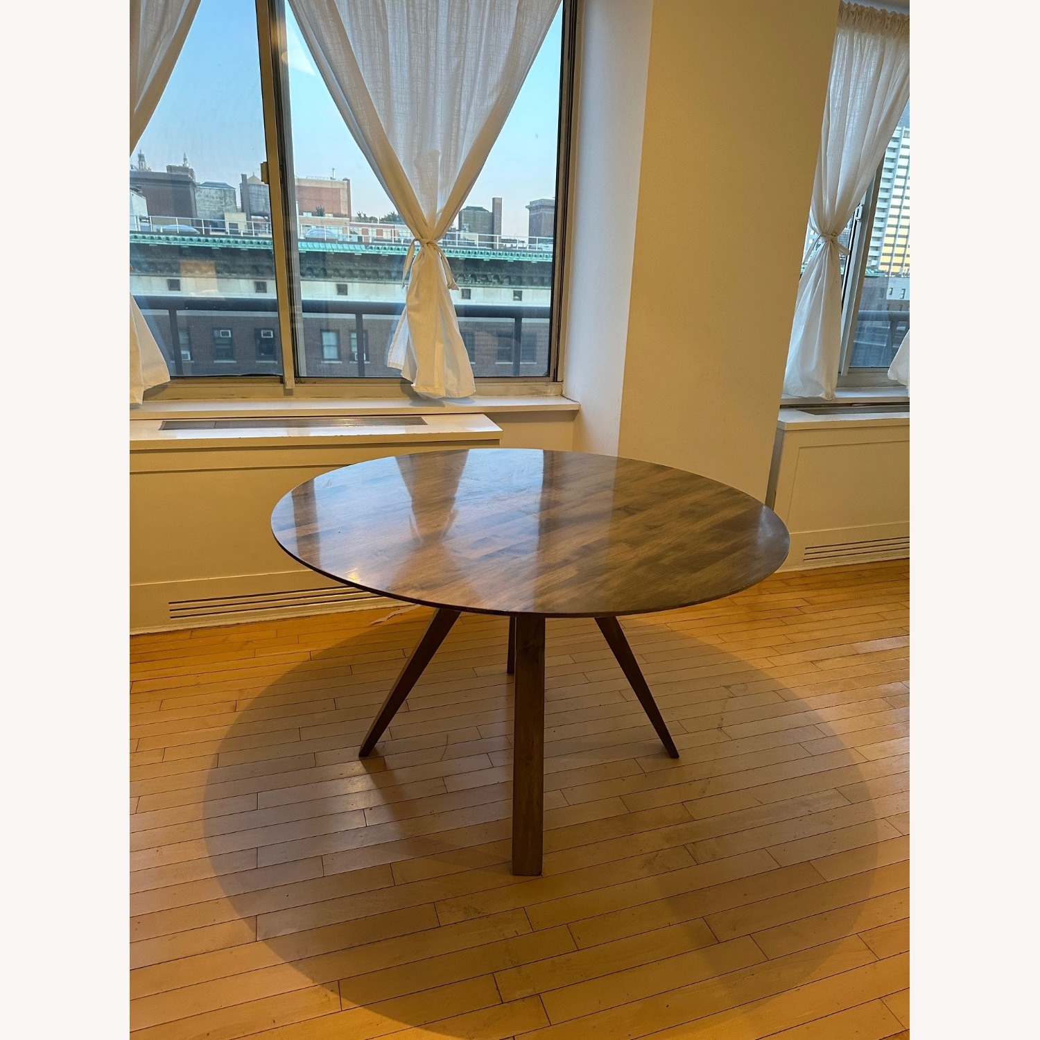 European Modern Table - image-3