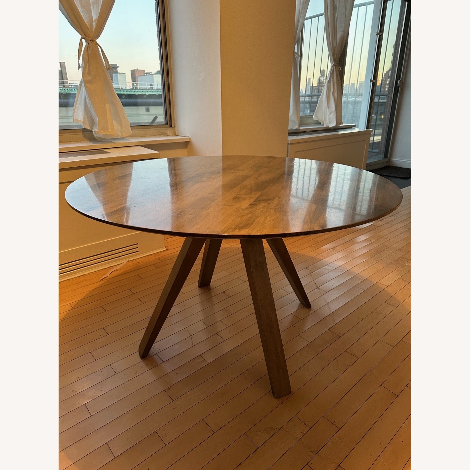 European Modern Table - image-1