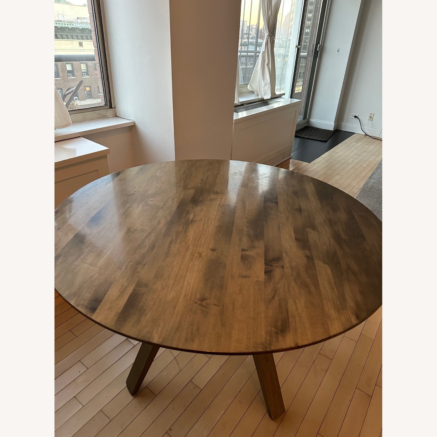 European Modern Table - image-2