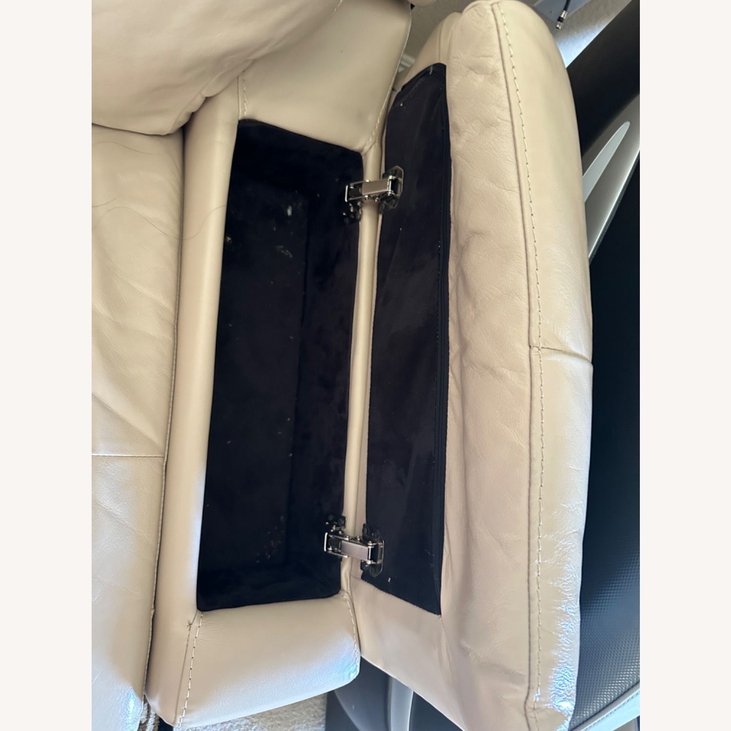 6 Pieces Leather Sectional with 4 Power Recliners - image-8