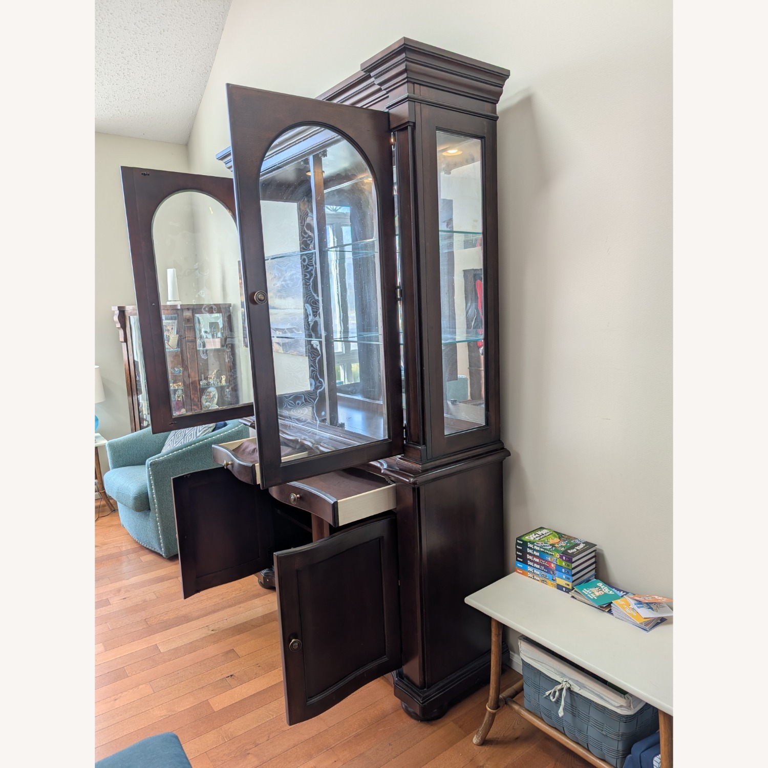 Bernhardt Furniture Belmont China Cabinet - image-6