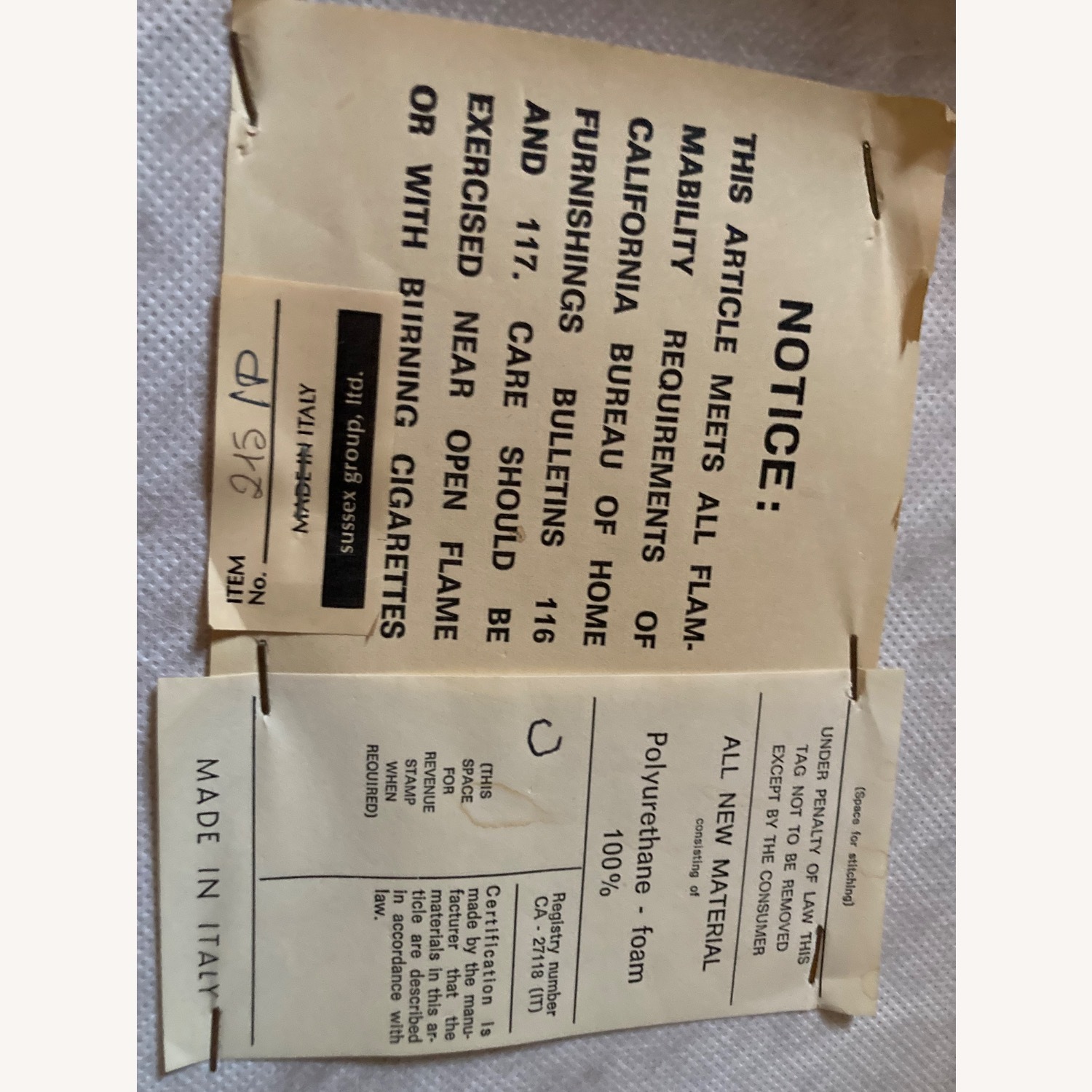 Oval Dining Table Chairs and a Large Leaf - image-4