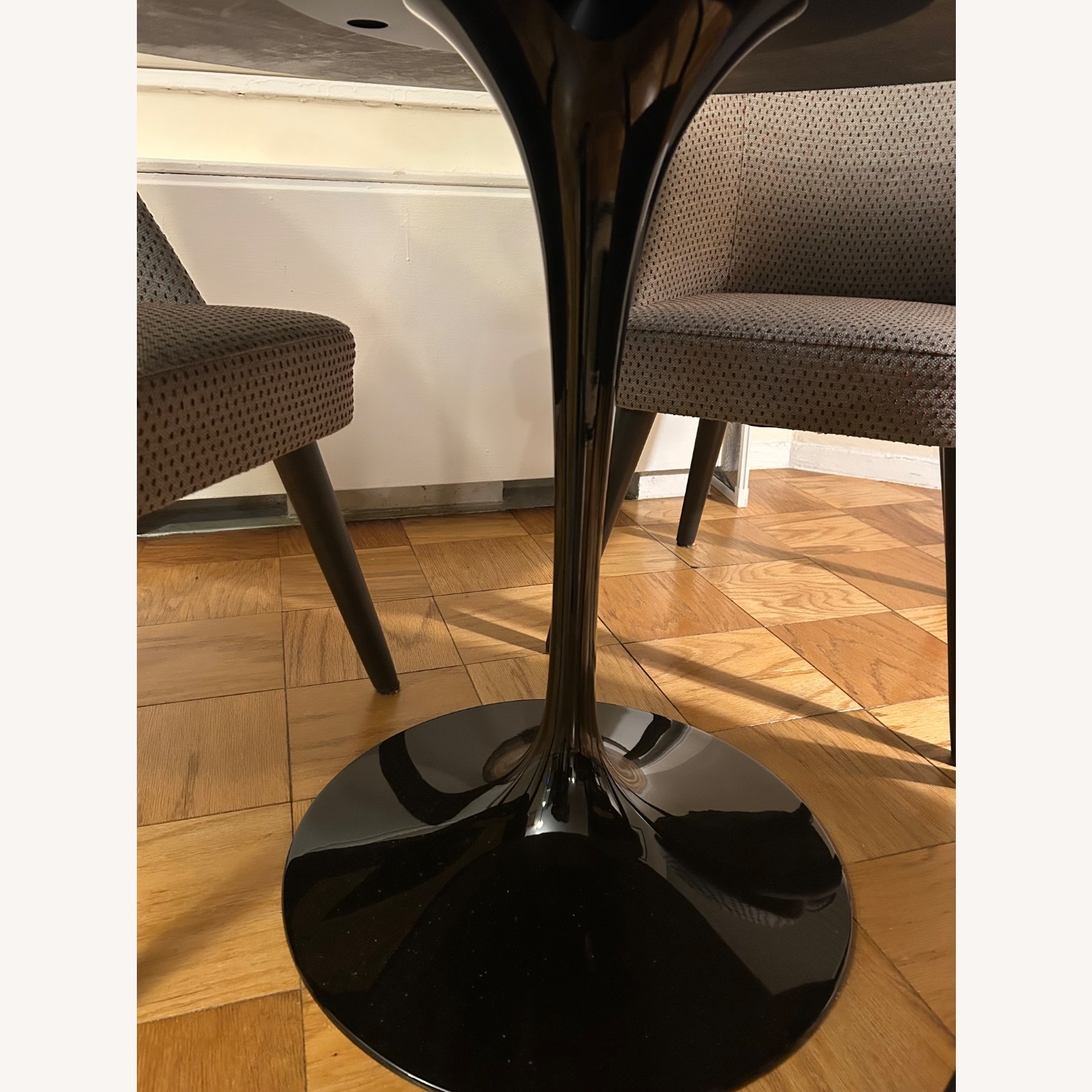 Design Within Reach Saarinen Dining Table Round - image-5