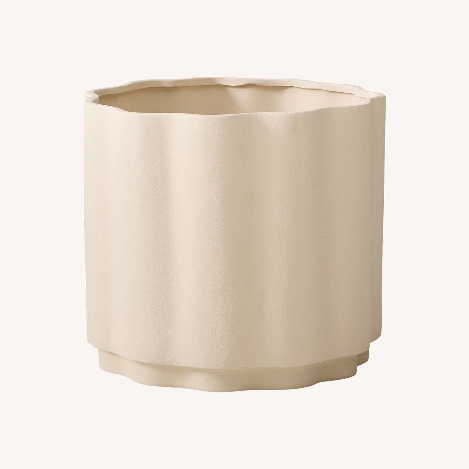 Medium Lime Wavy Planter
