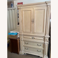Thomasville Door Chest