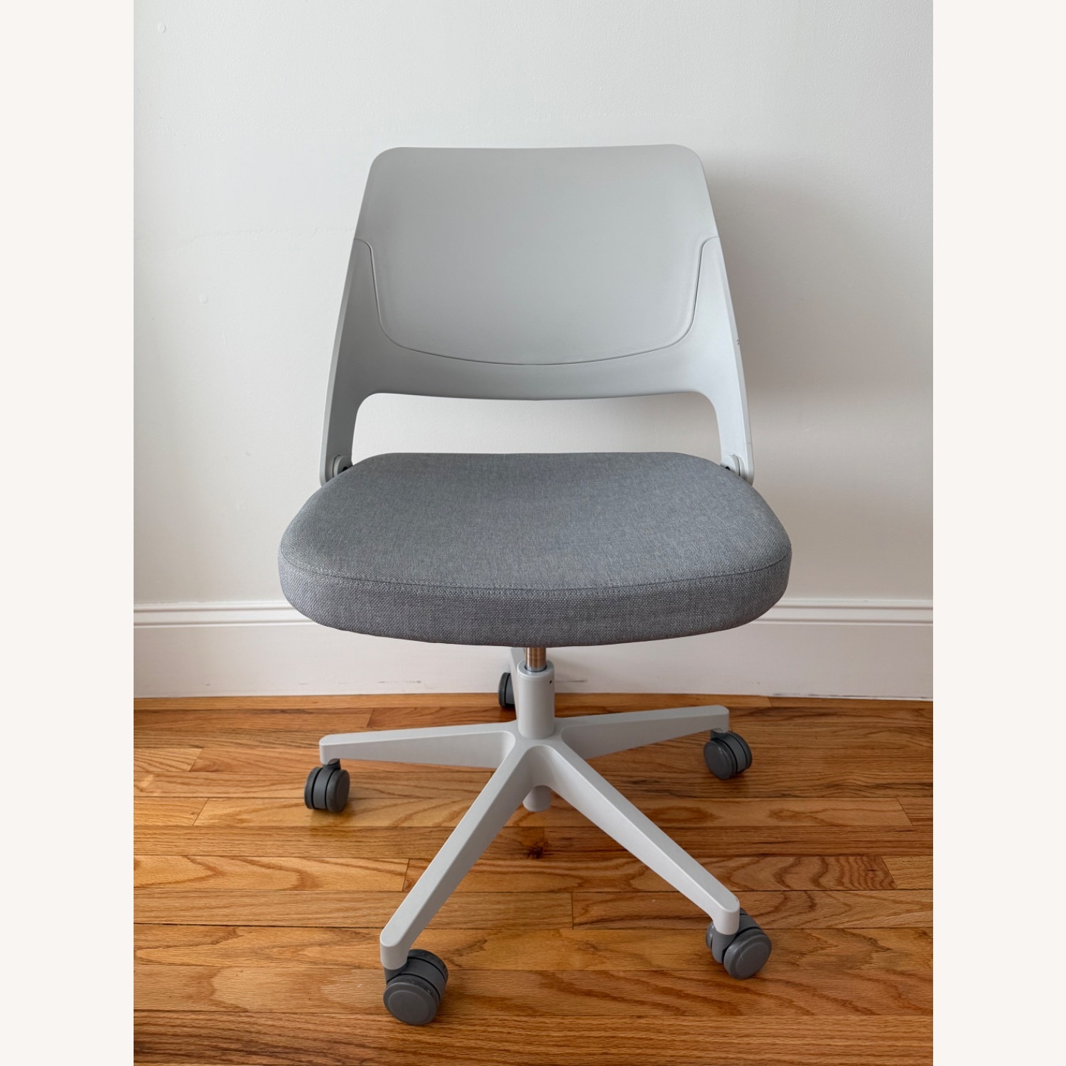 Knoll Ollo Office Chair - image-1