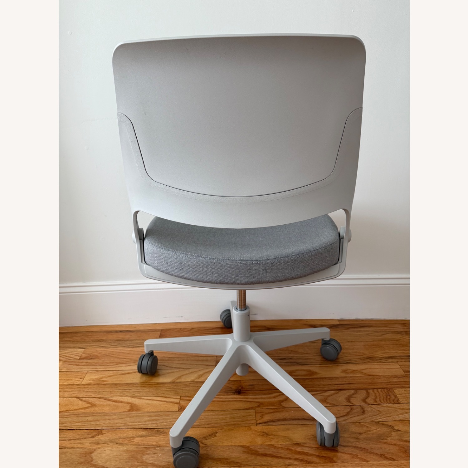 Knoll Ollo Office Chair - image-4