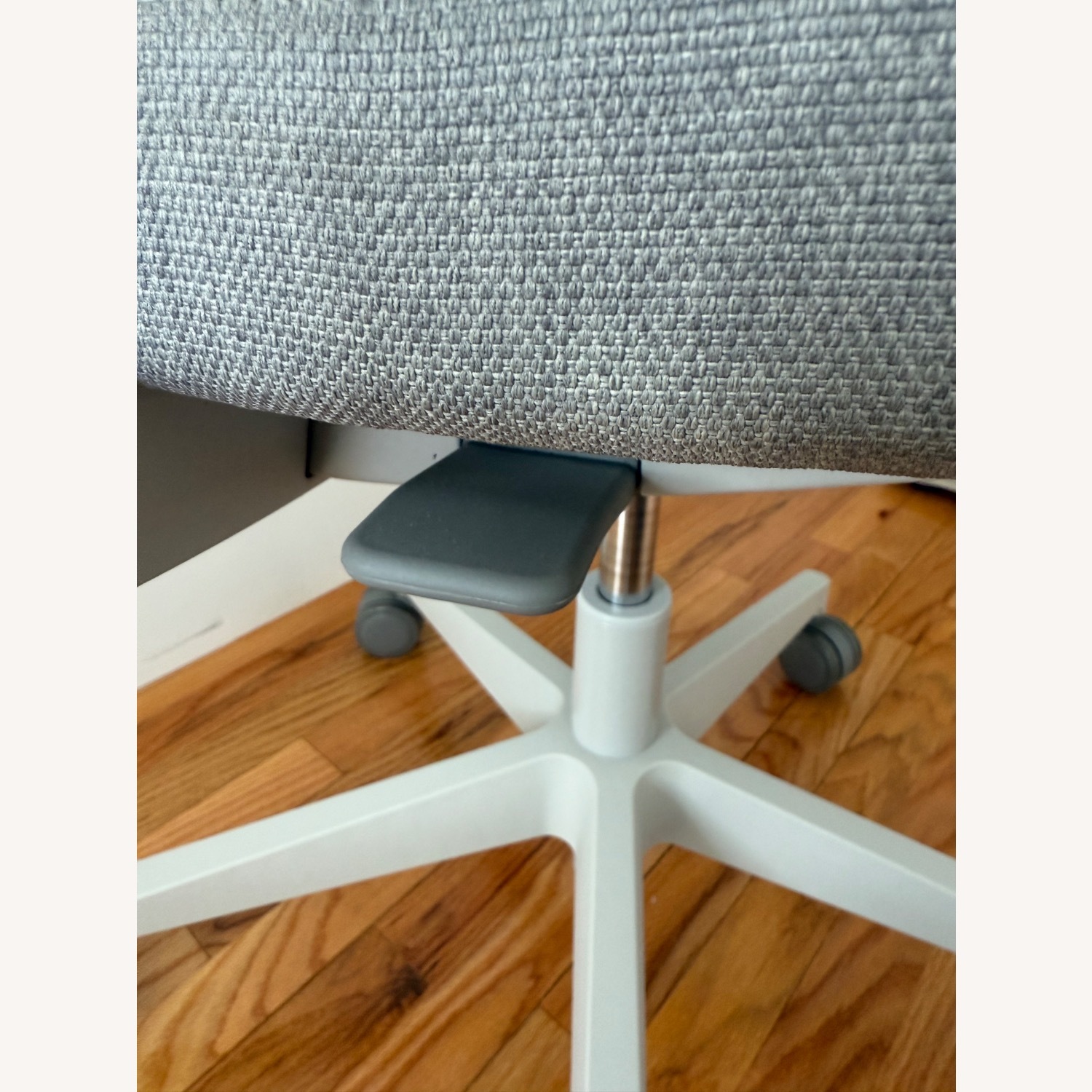 Knoll Ollo Office Chair - image-9