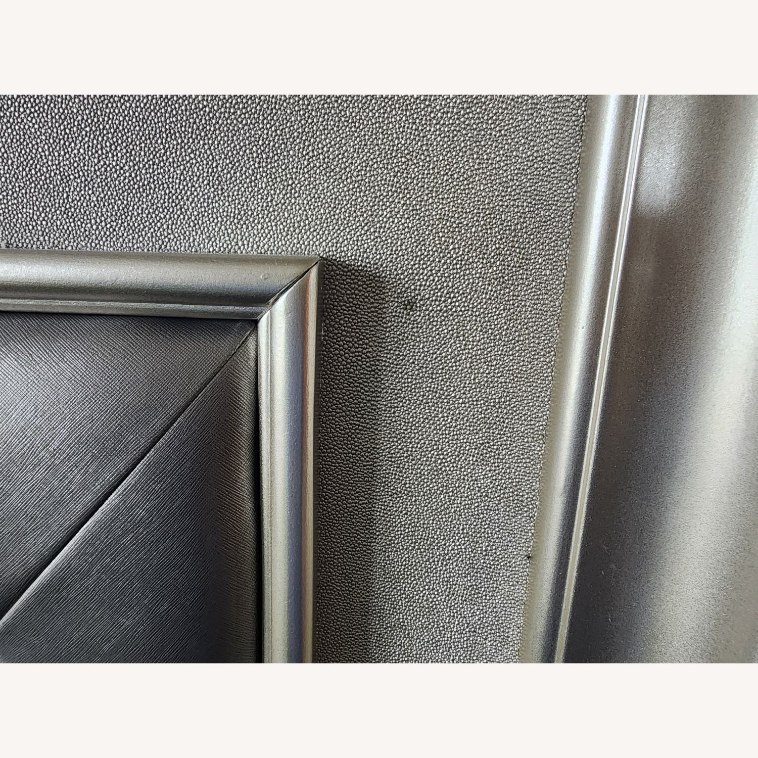 Bob's Discount Furniture Diva Bed - image-4