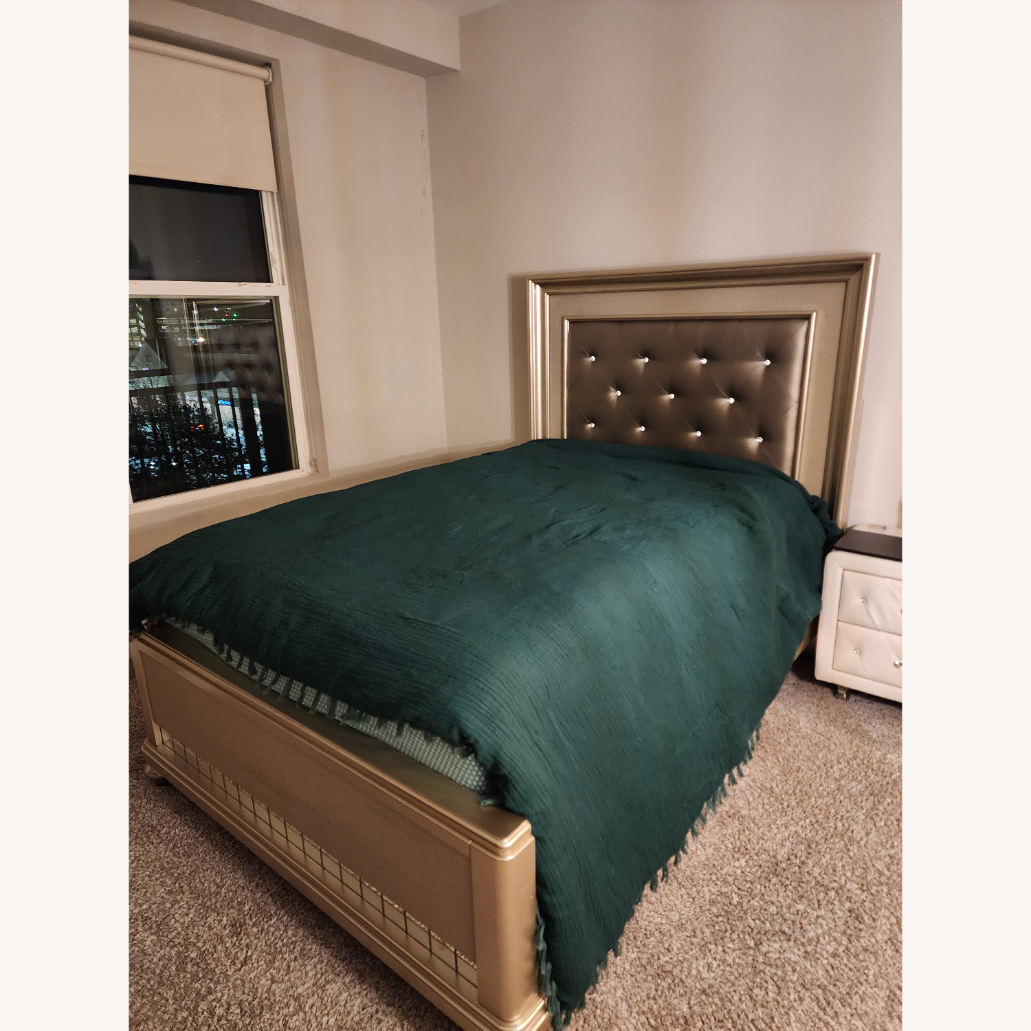 Bob's Discount Furniture Diva Bed - image-1