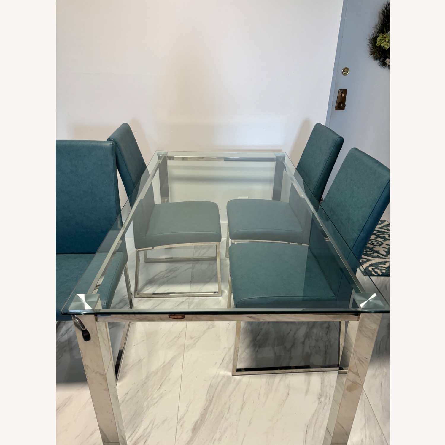 Rooms To Go Rectangle Glass Table & 4 Chairs - image-2