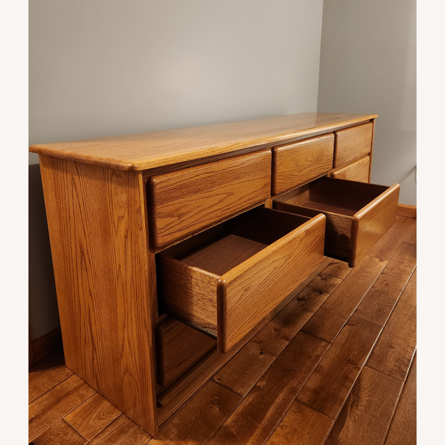Contemporary 9-Drawer Oak Dresser - image-4