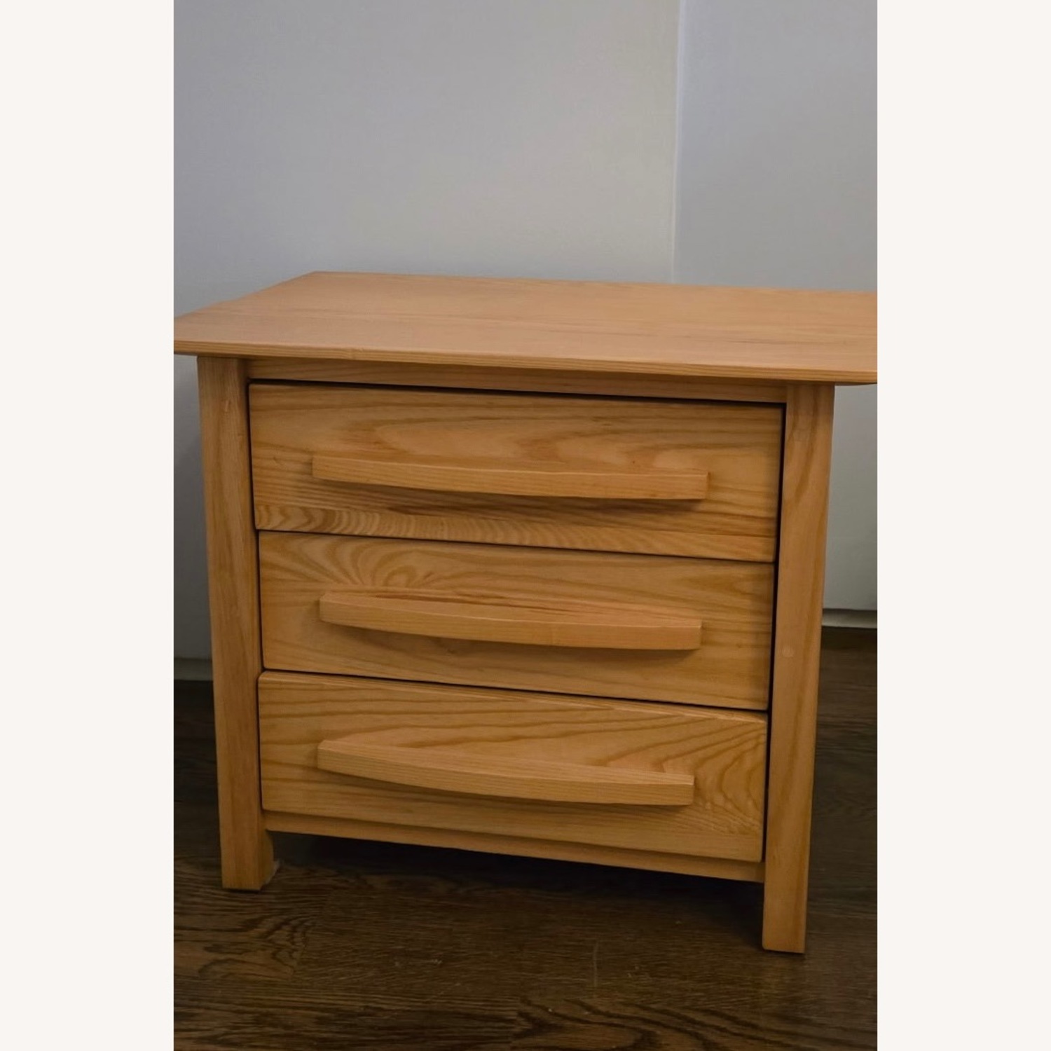 Pompanoosuc Grafton Mills 3-drawer Nightstand  - image-2