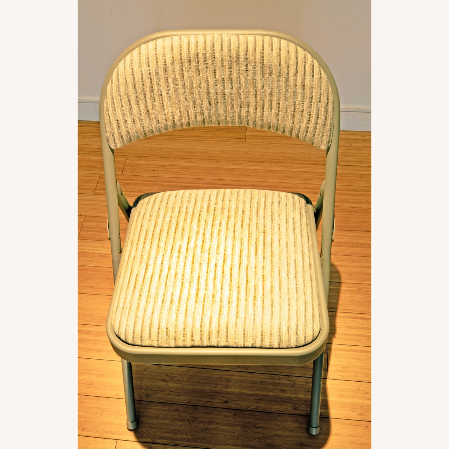 10 Cushion Folding Chairs - image-2