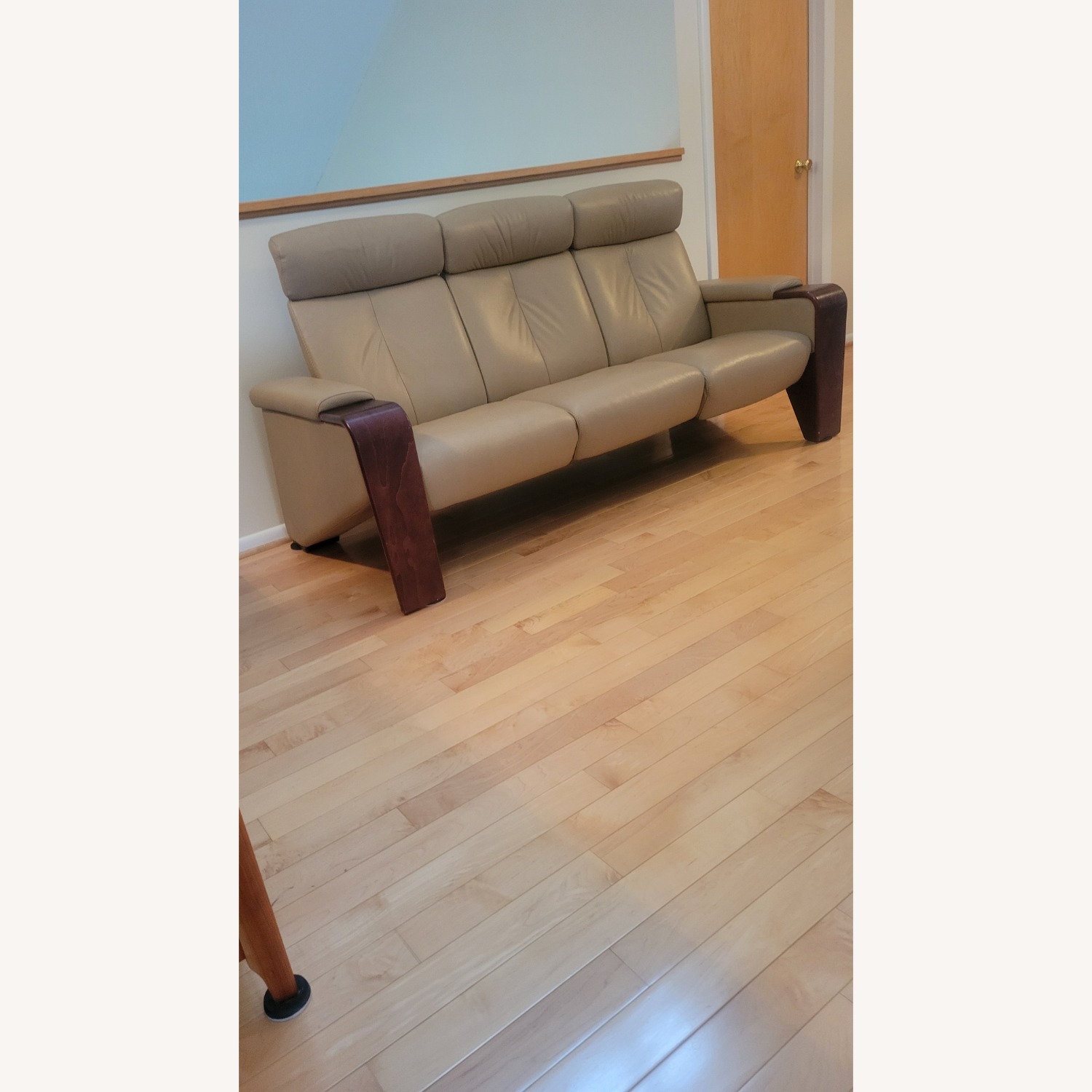 Ekornes Stressless Leather Couch - image-0