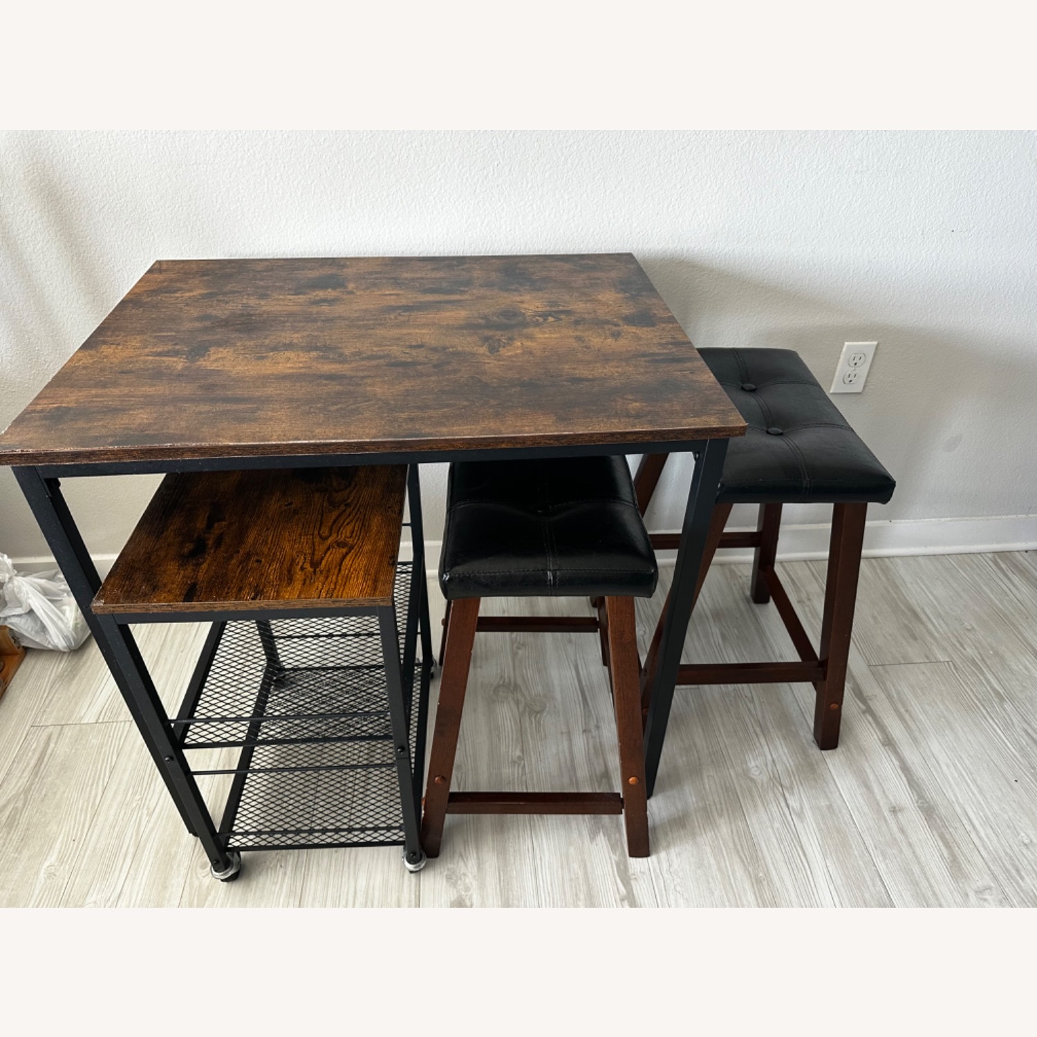Dining Table Set & Bar Stools - image-1