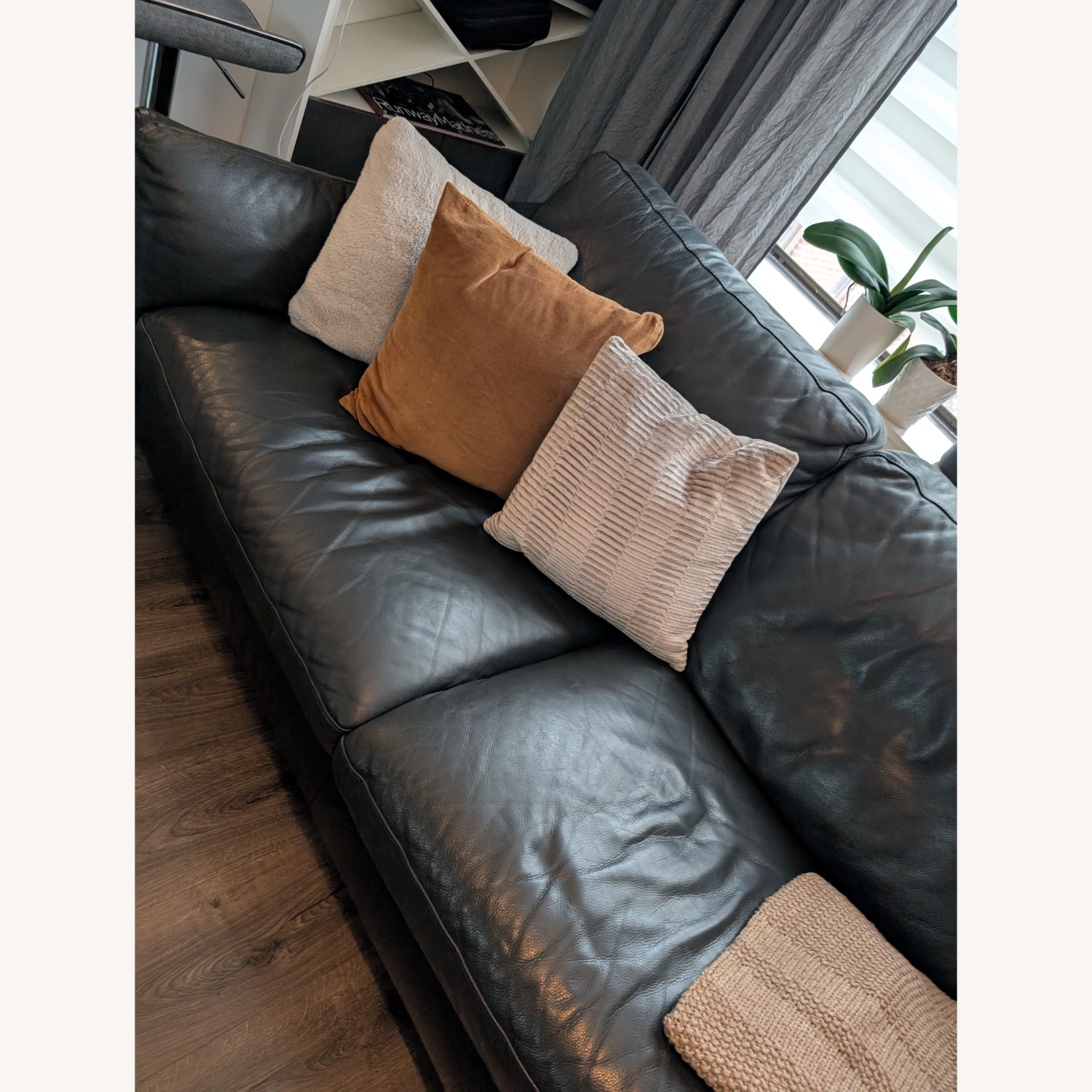 ItalModern 2seater Sofa - image-1