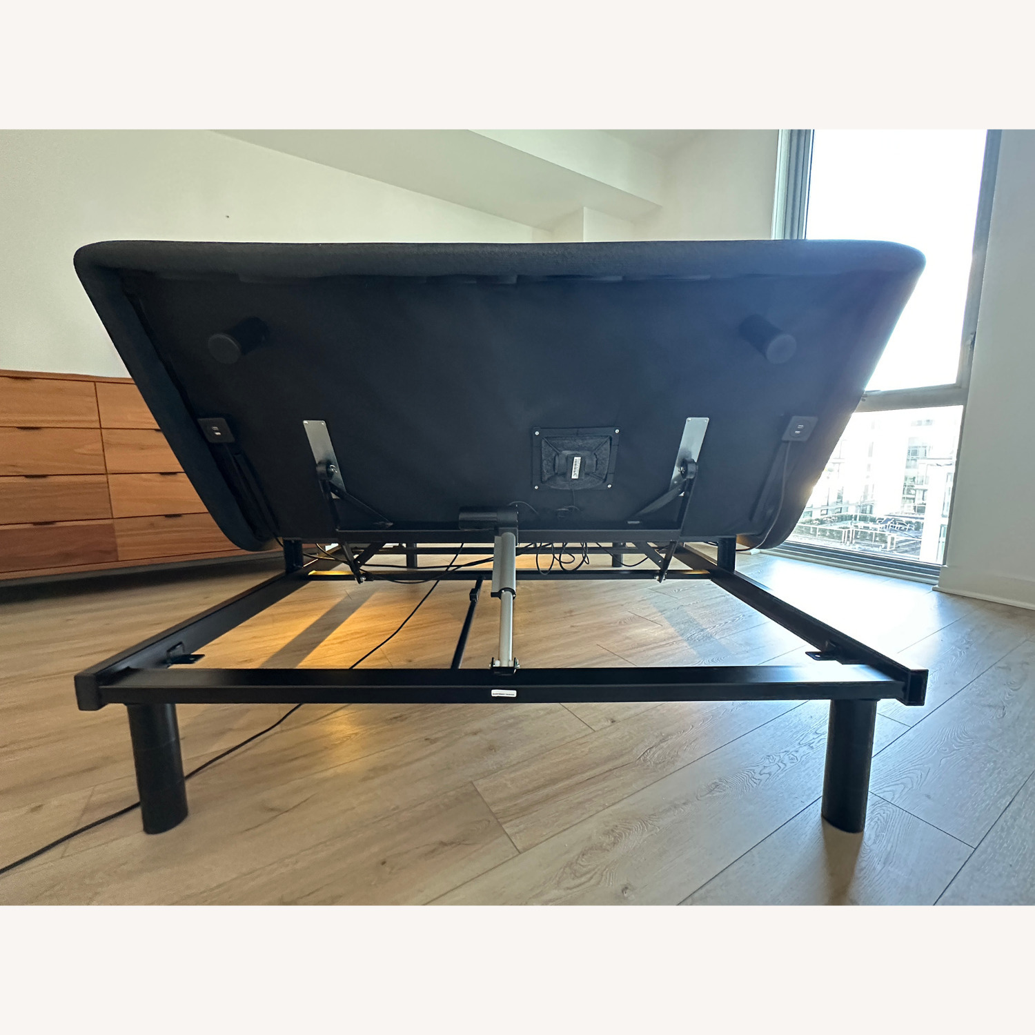 Tempur-Pedic Adjustable Bed Base Queen Size - image-9