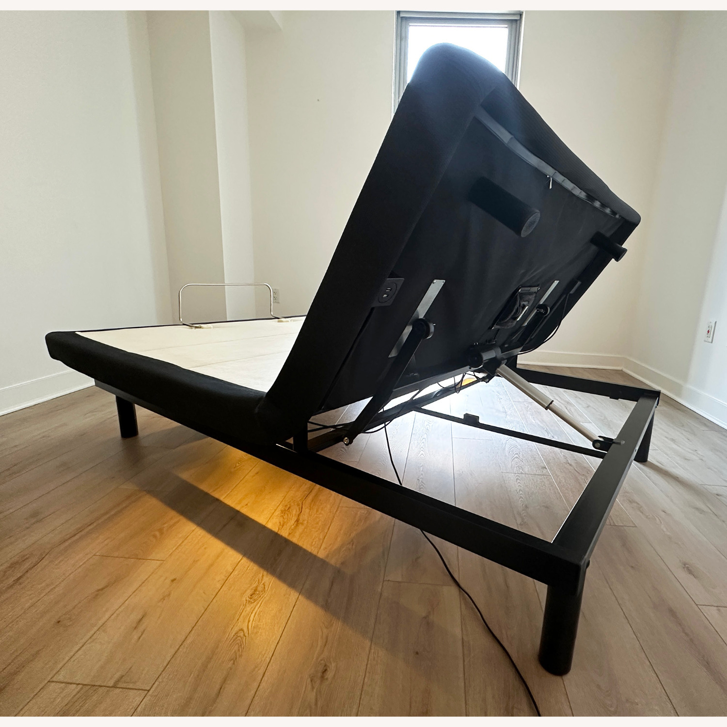 Tempur-Pedic Adjustable Bed Base Queen Size - image-8