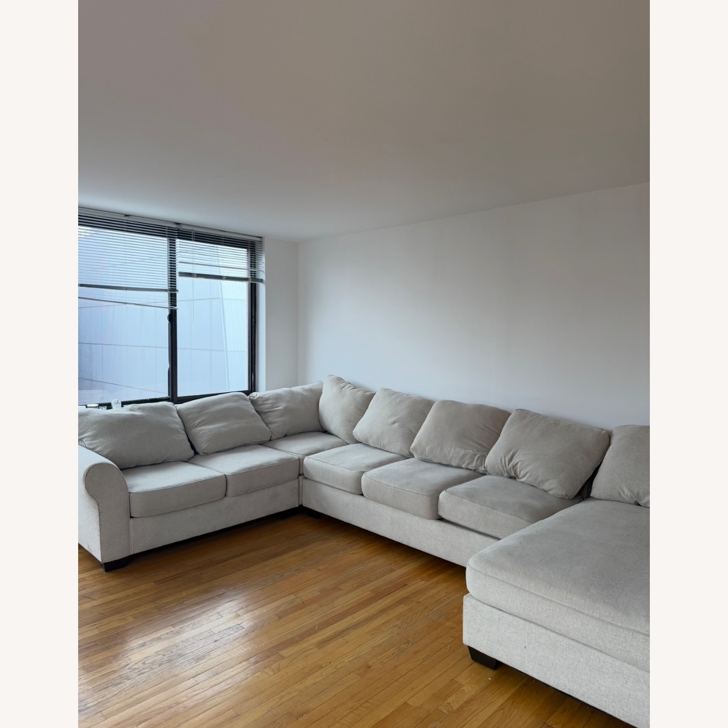 Large Sectional - image-1
