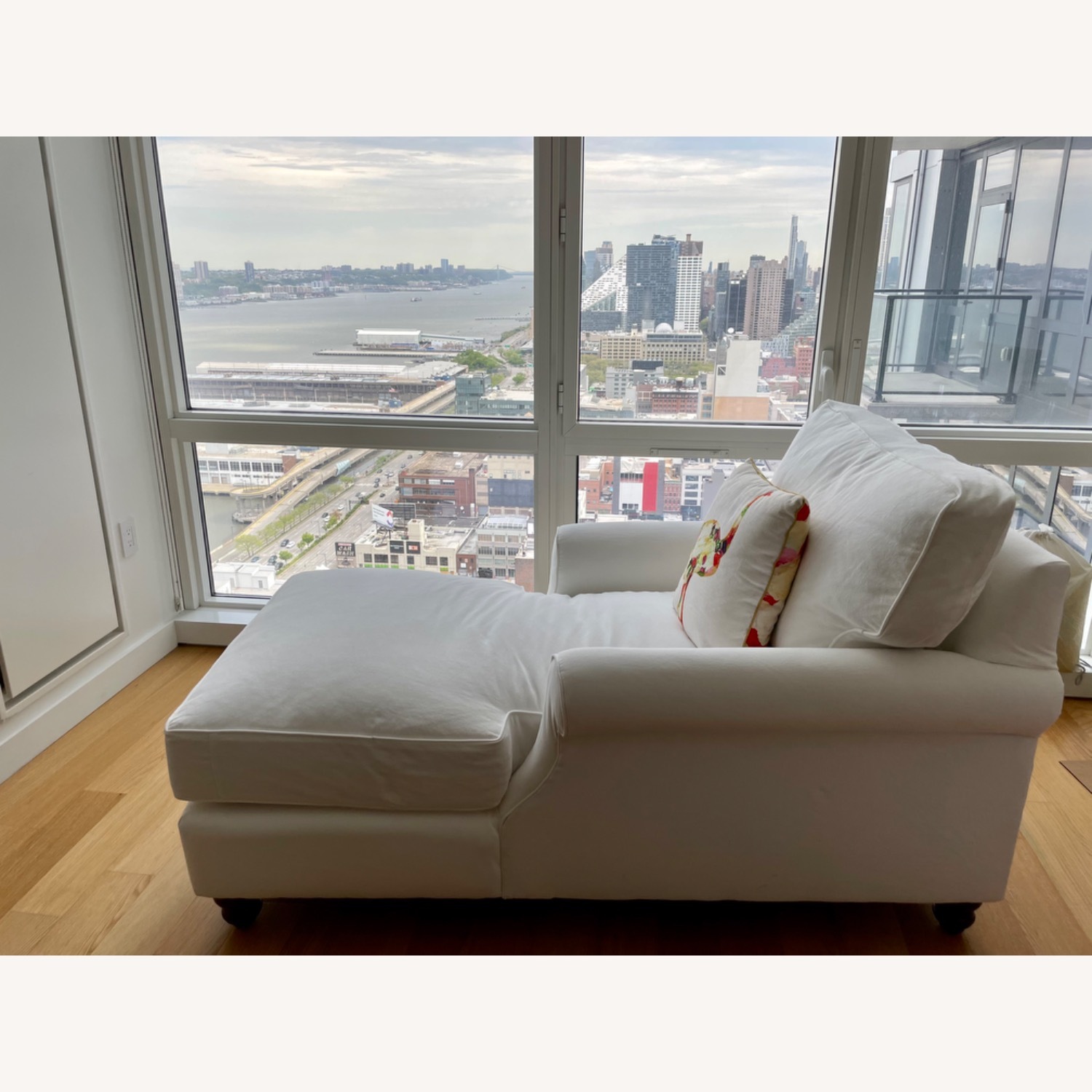 Chaise Lounge - image-3