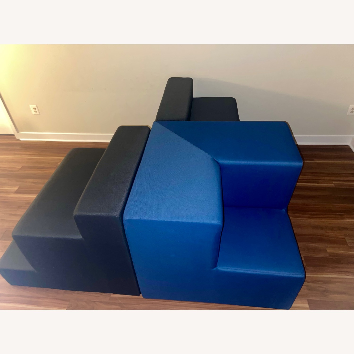 Allsteel Modular Lounge Seating 3 pieces - image-1