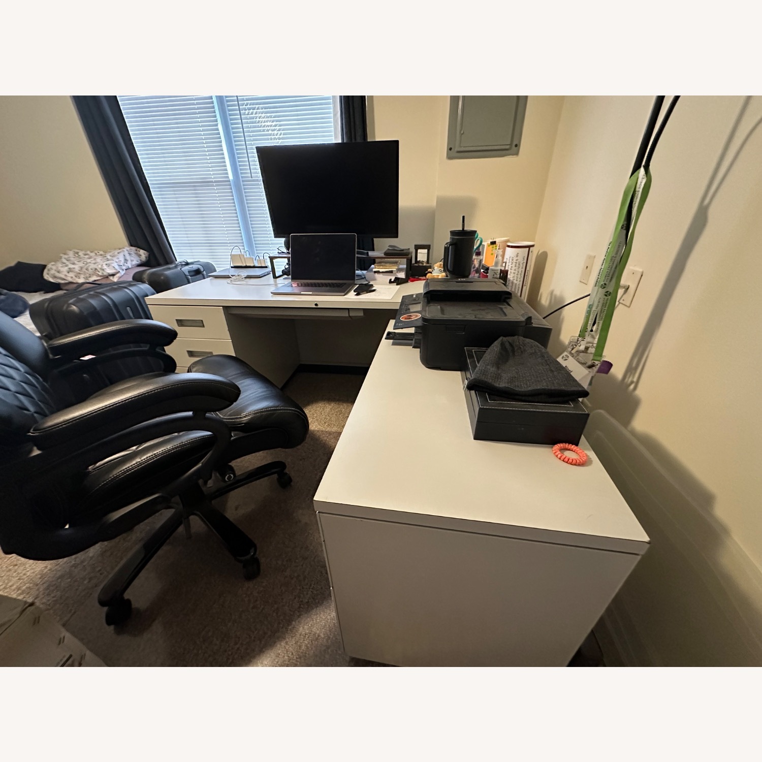 Massive Steelcase L-desk - image-4