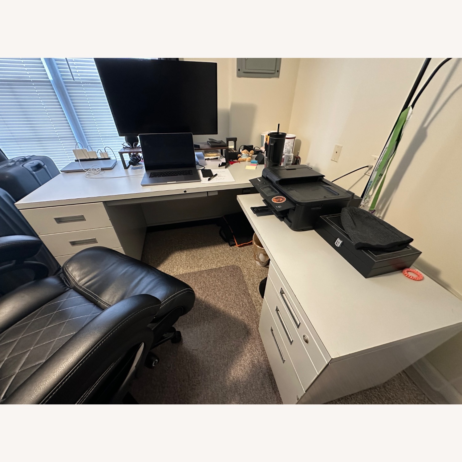 Massive Steelcase L-desk - image-2