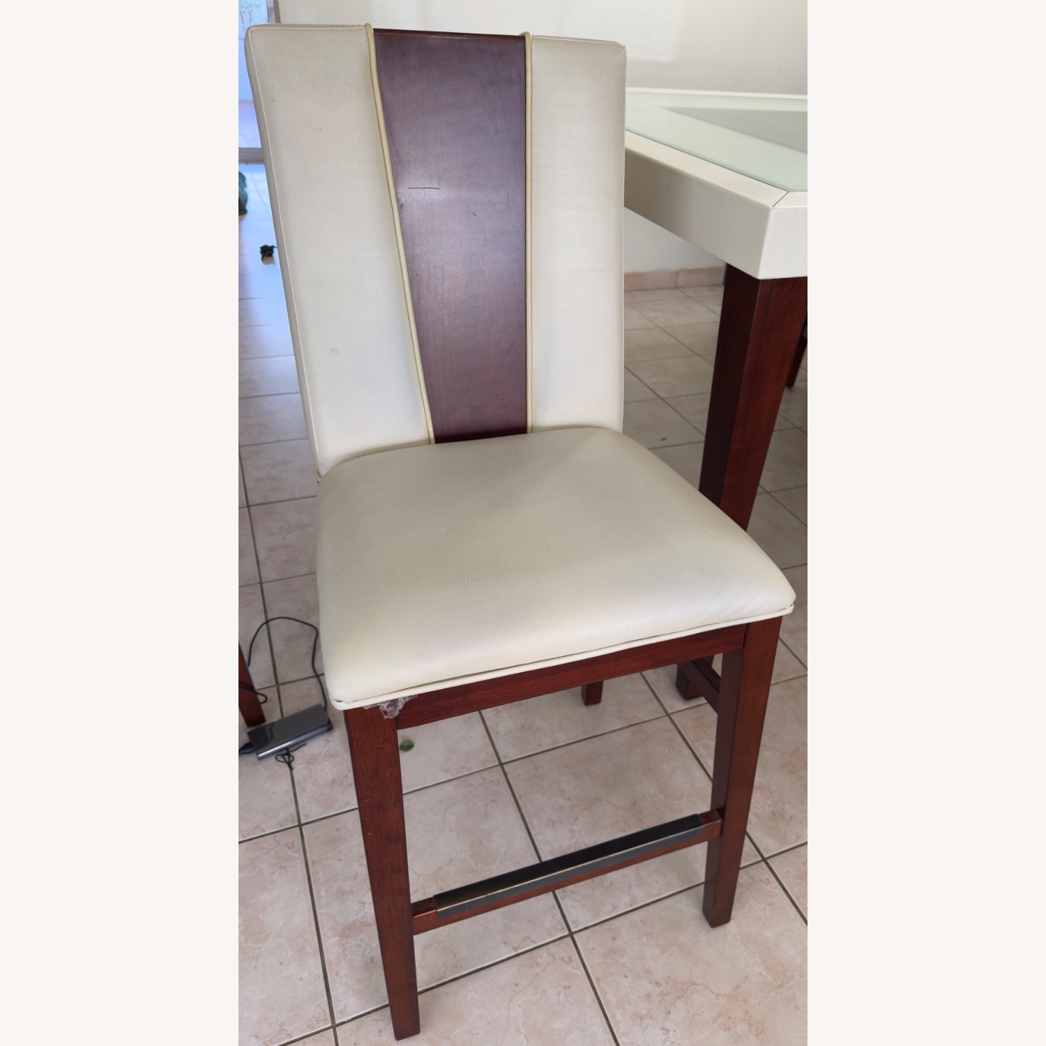 Rooms To Go Sofía Vergara Dining Room Set - image-4