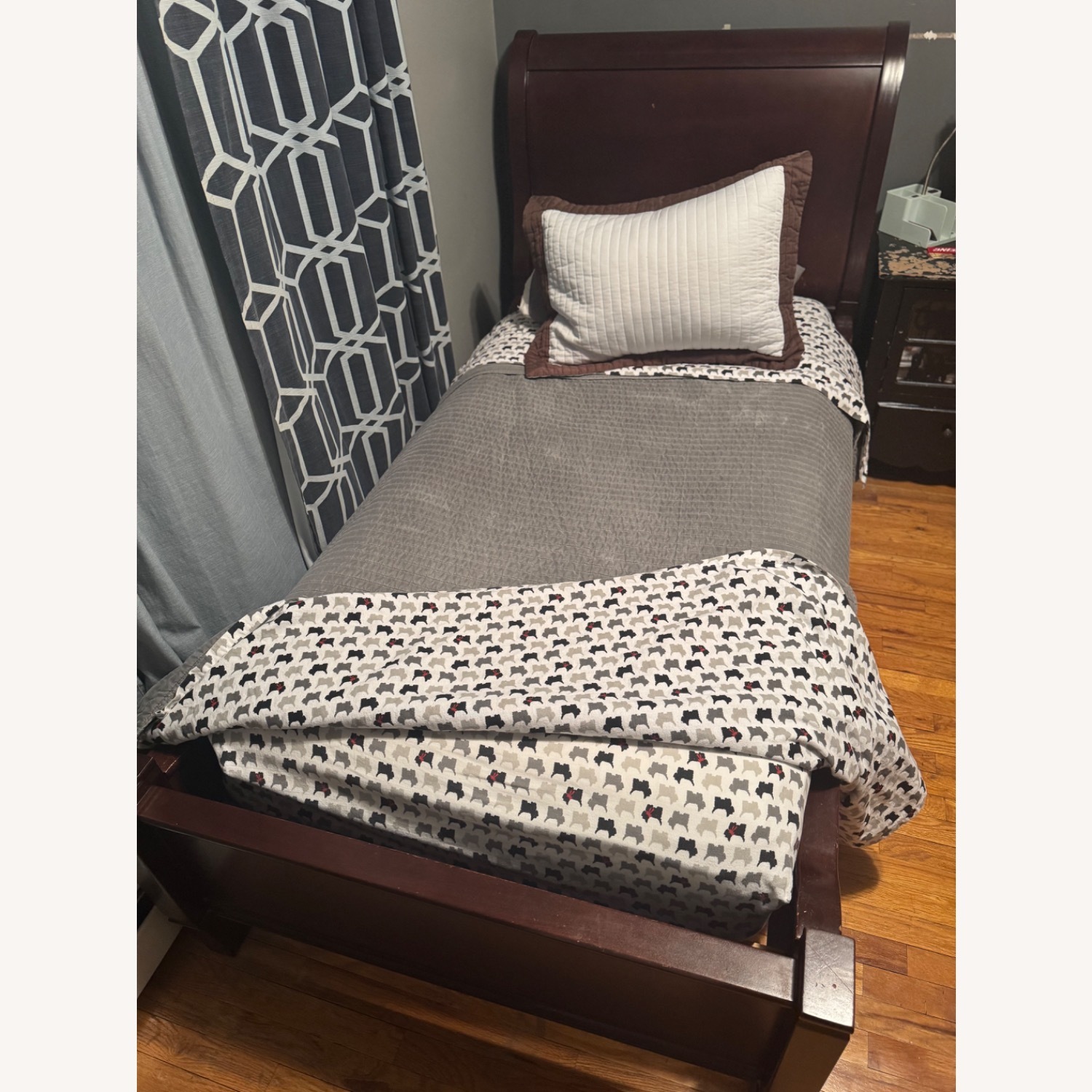 Pottery Barn with Sleigh Bed - image-3