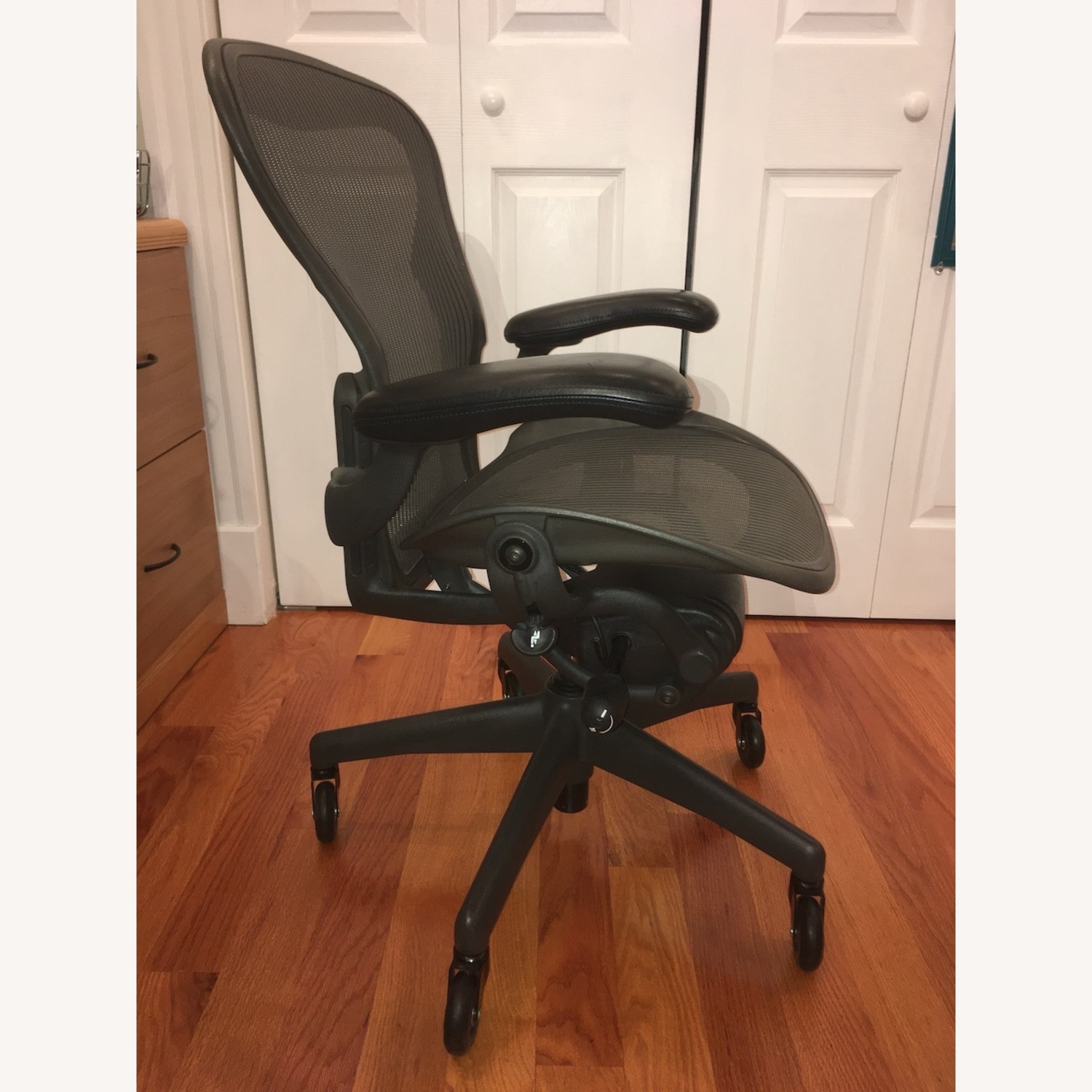 Herman Miller Aeron Chair (Size A) - image-1