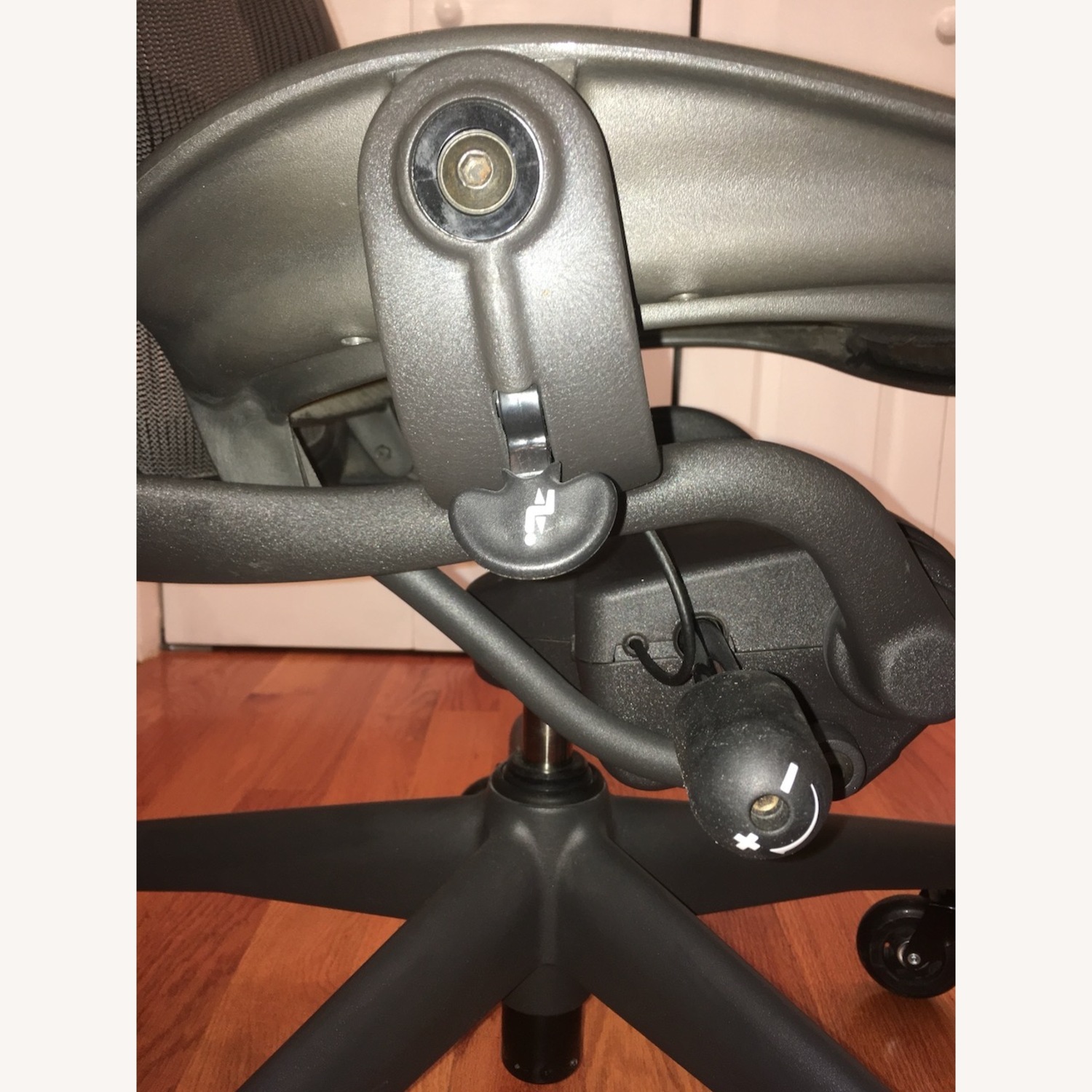 Herman Miller Aeron Chair (Size A) - image-6