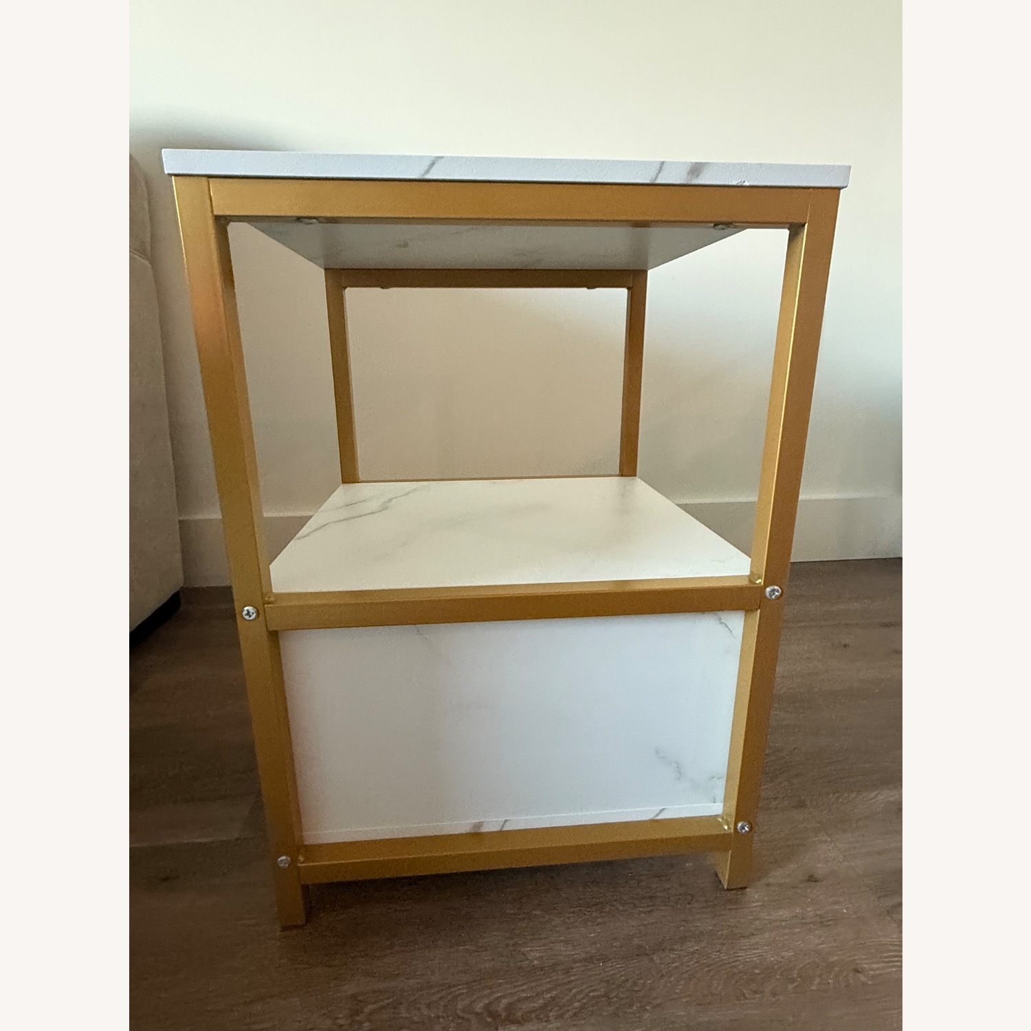 Vecelo Two Nightstands - image-3