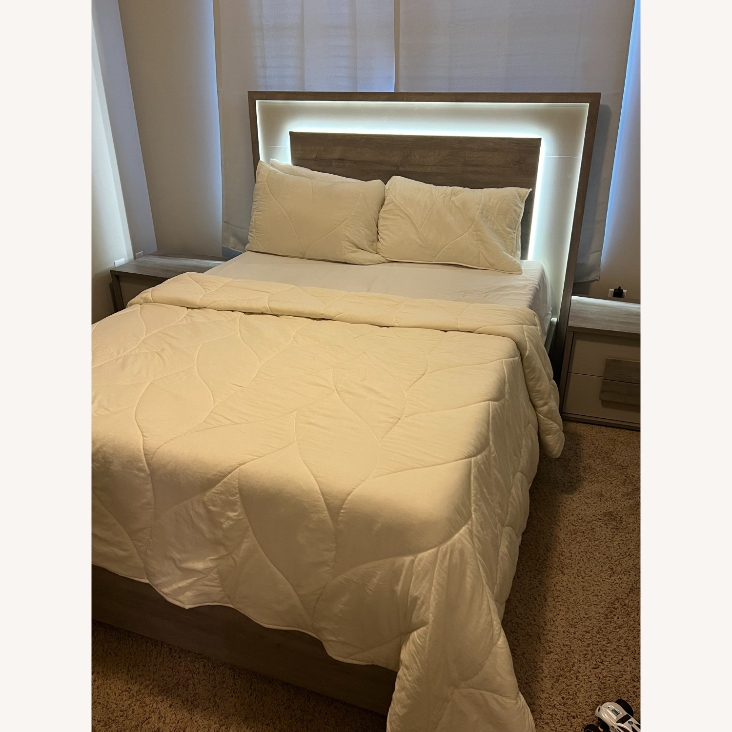 Rooms To Go Queen Bedroom Bed - image-1