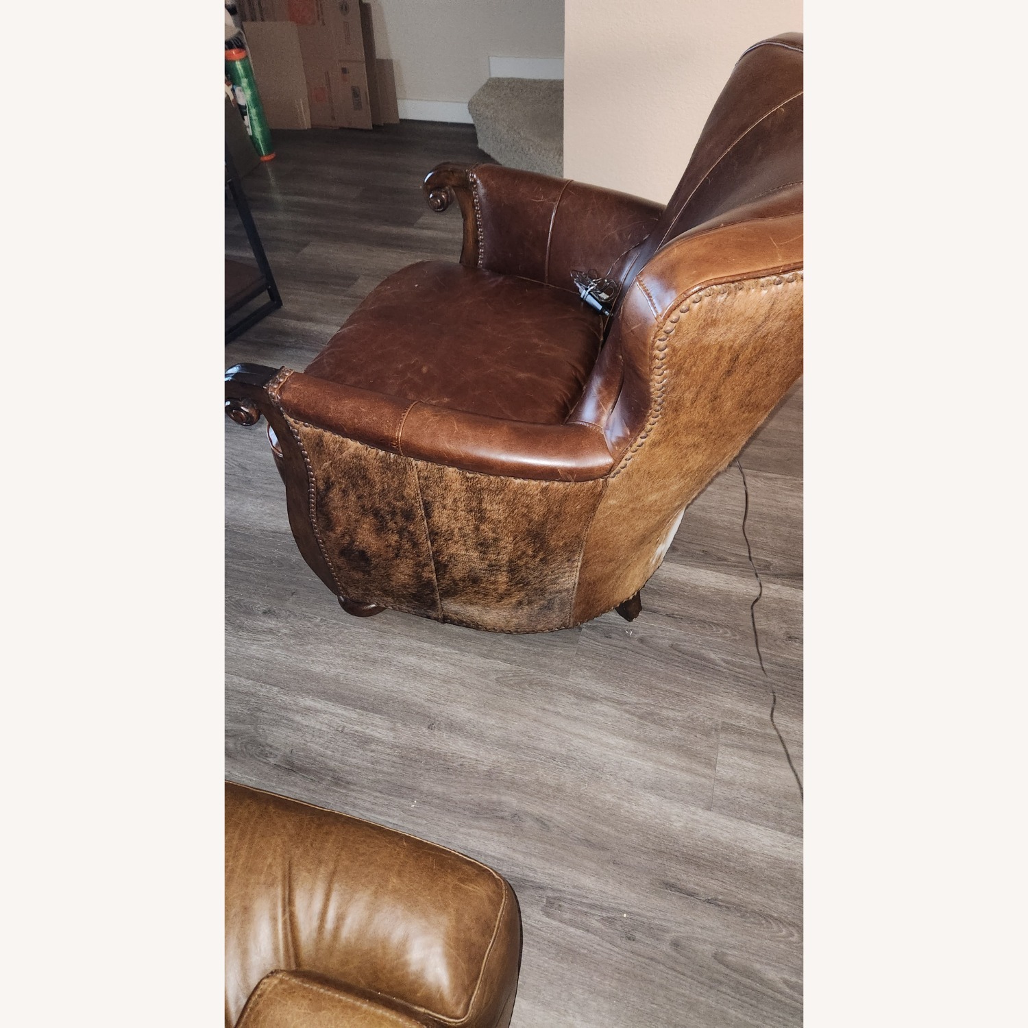 Oversize leather chair - image-4