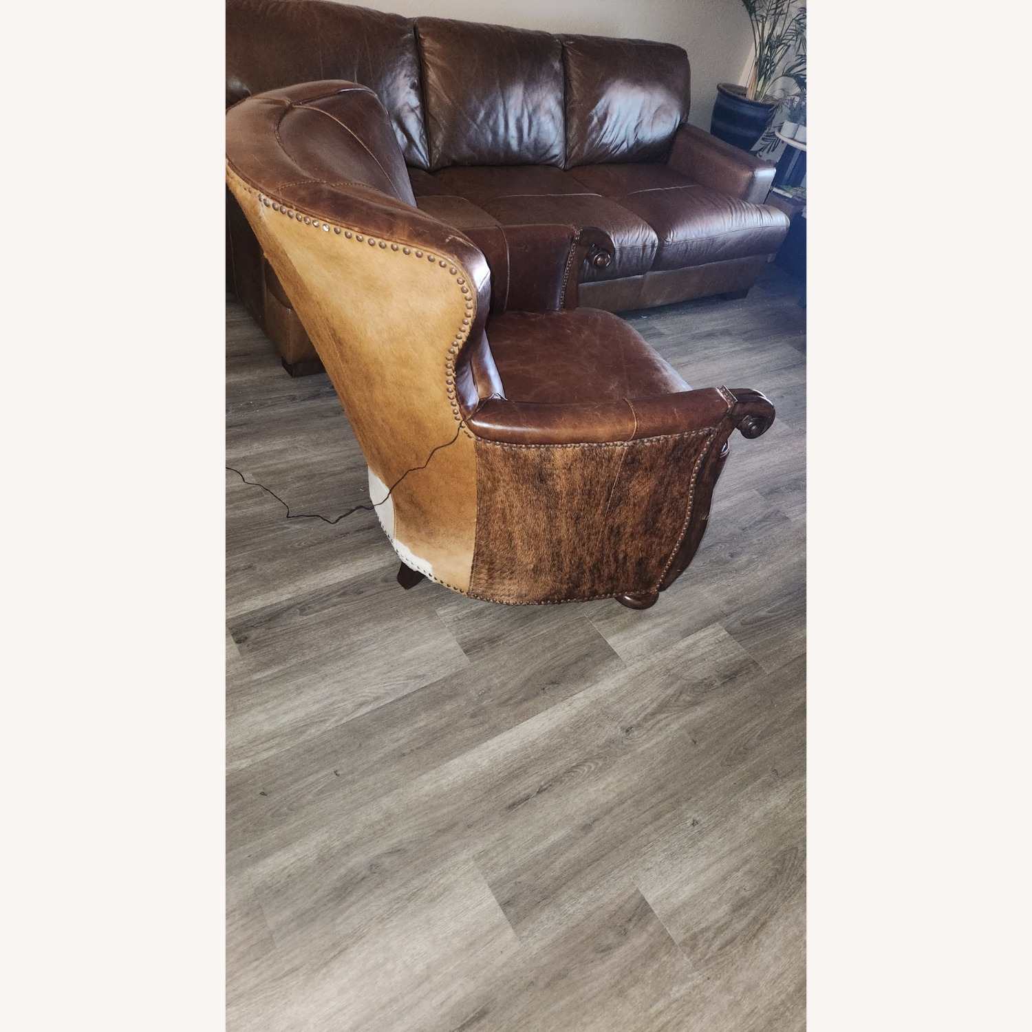 Oversize leather chair - image-3