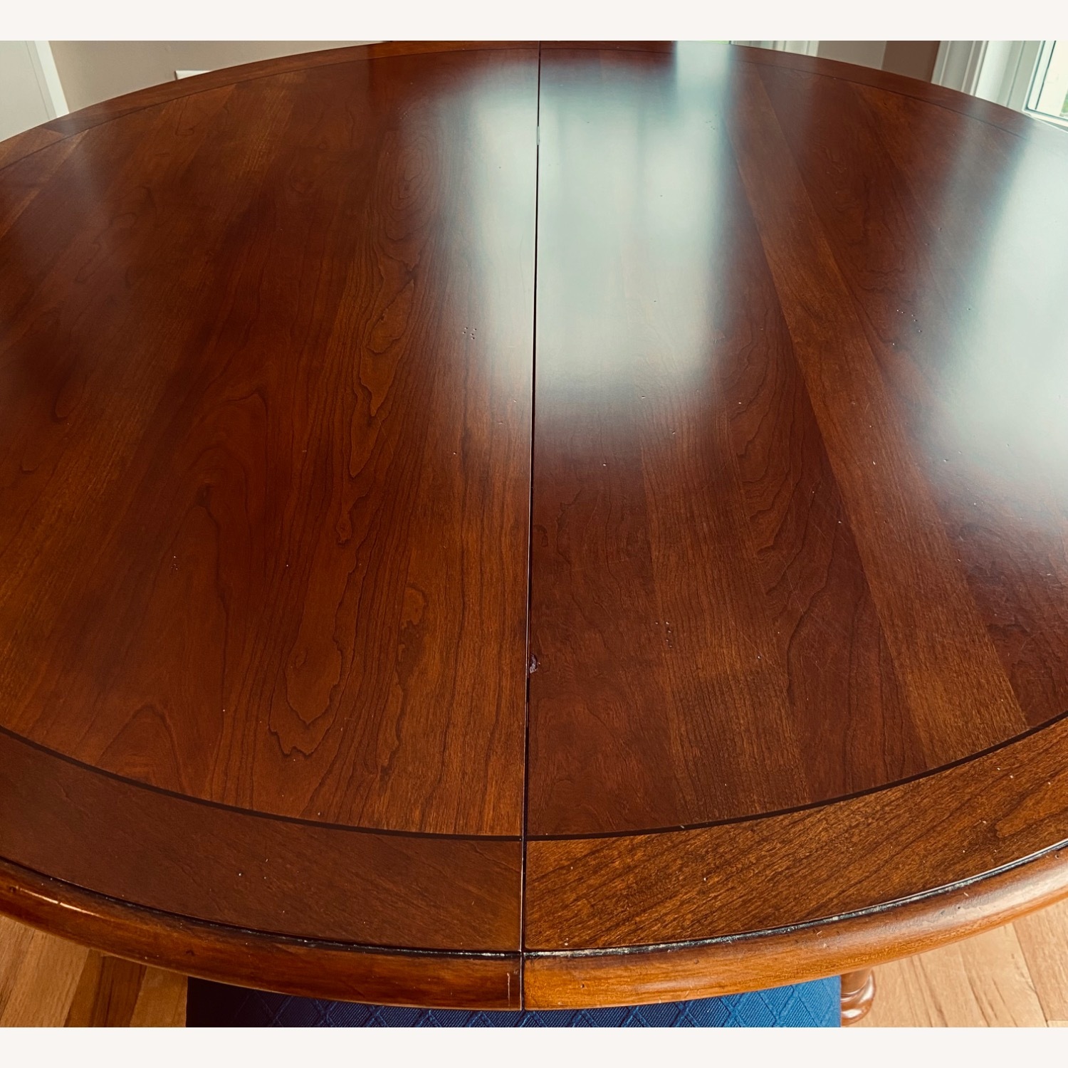 Ethan Allen British Classics Cinnabar Round Dining Table Set - image-4