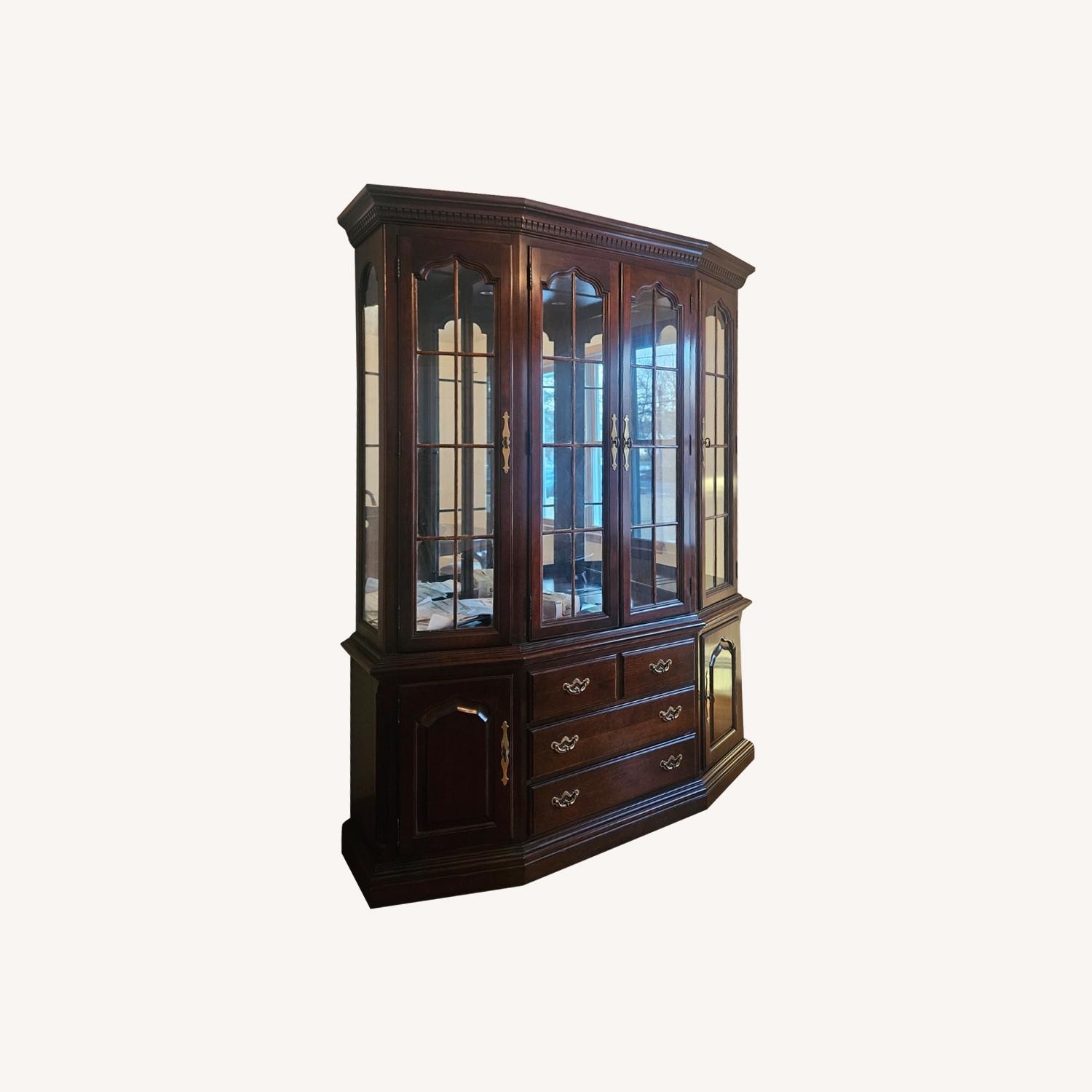 China Closet - AptDeco