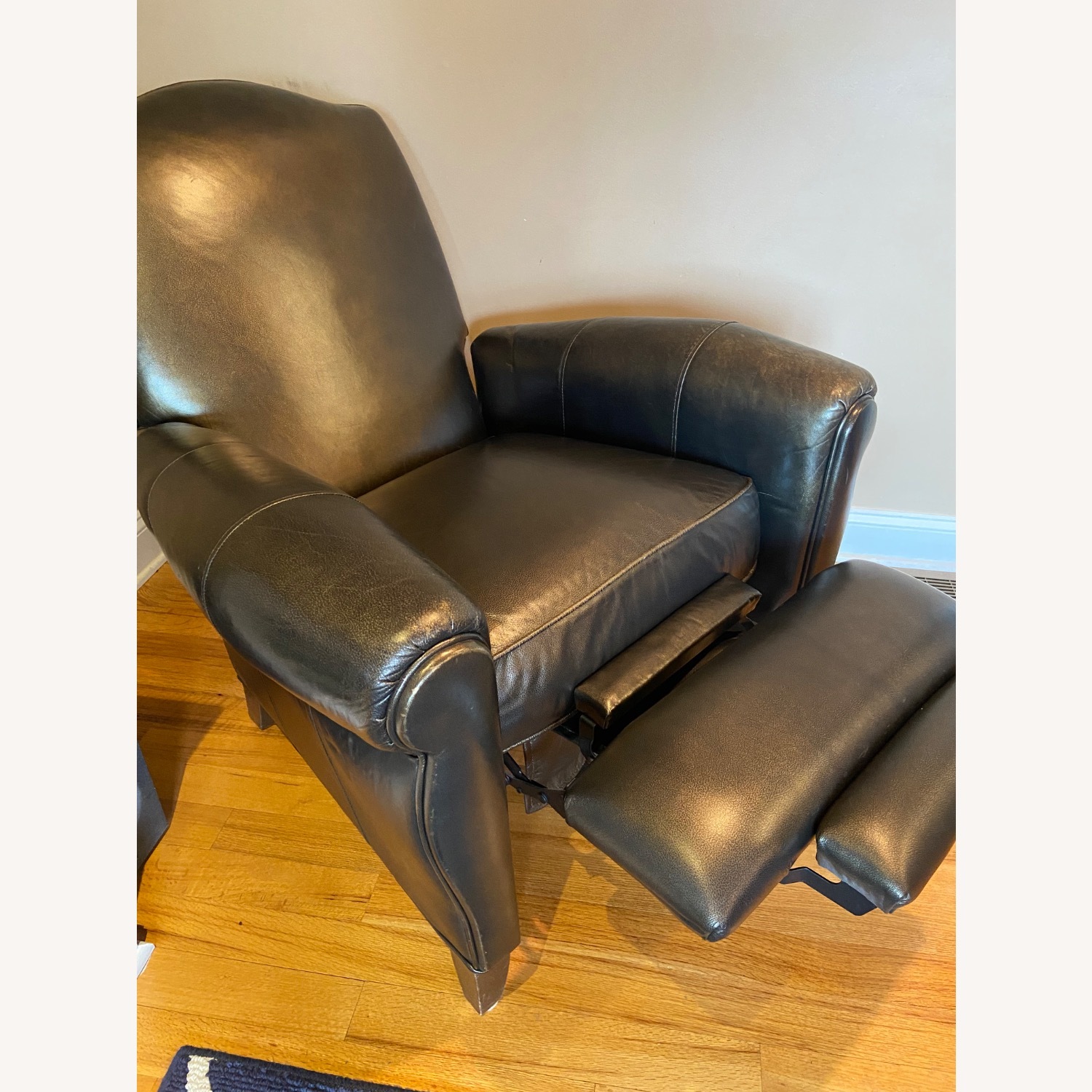 Ethan Allen Paloma Recliner - image-5