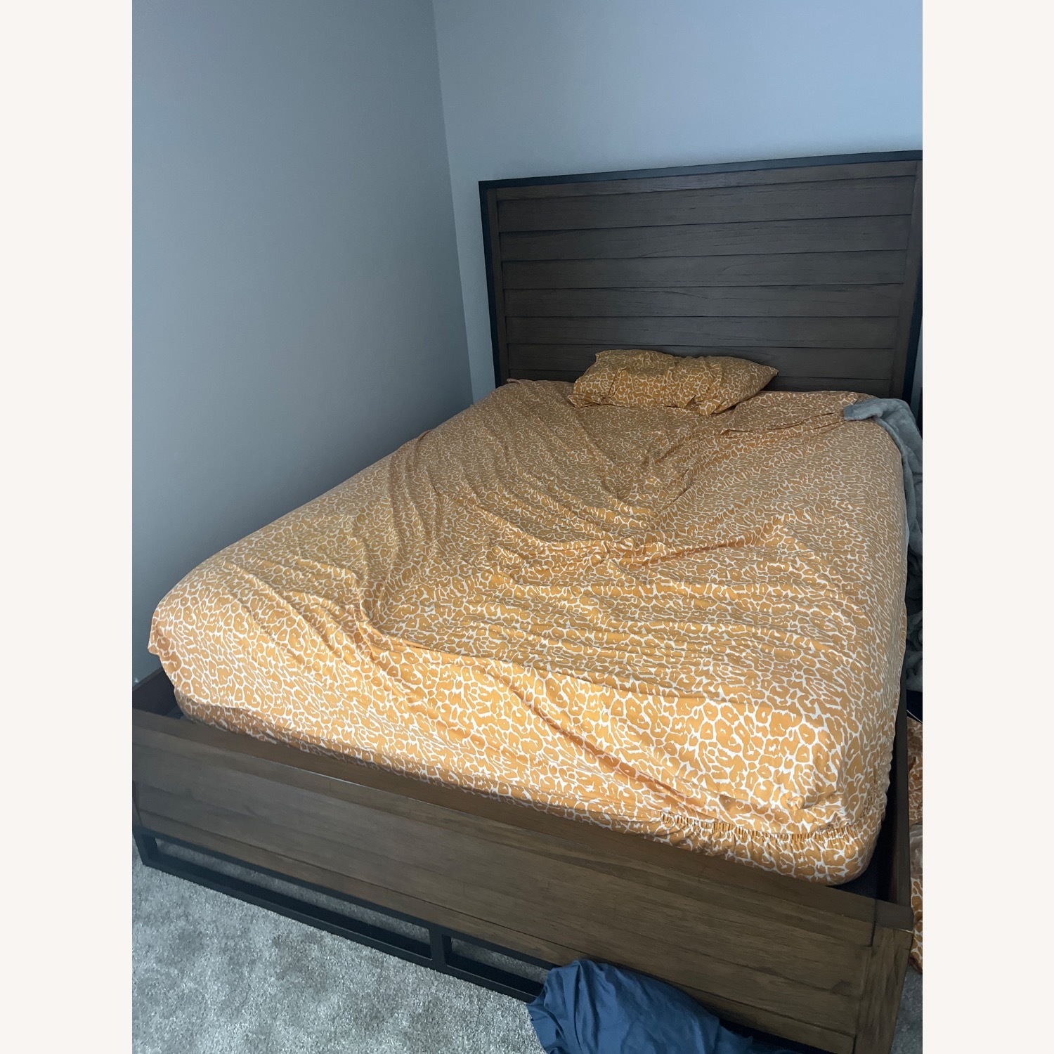 Bob's Discount Furniture Kings Discount Bed Frame and Shield - image-1